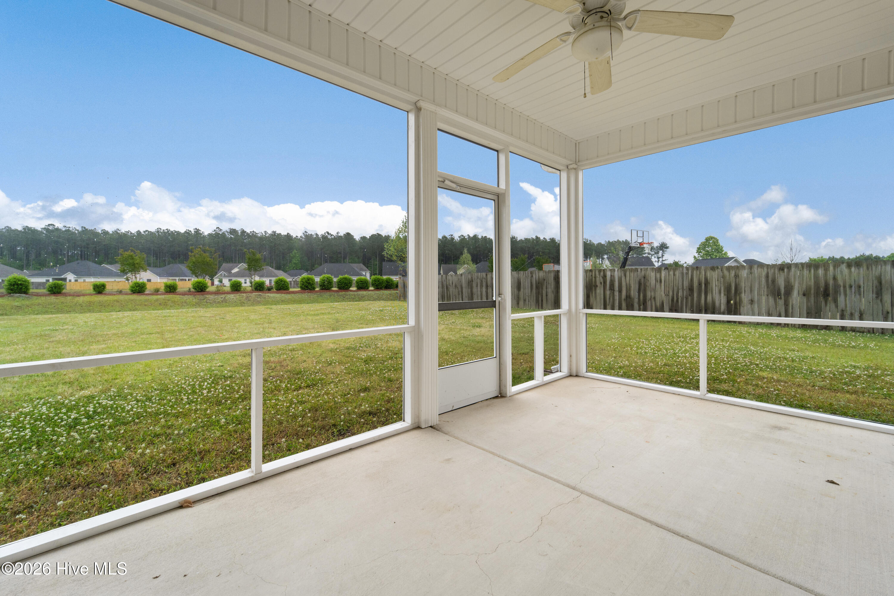 100562423 | Photo 18