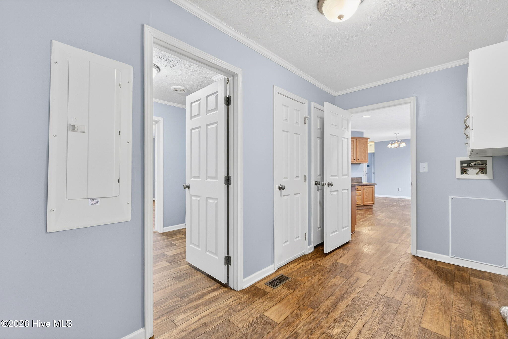 100557070 | Photo 34