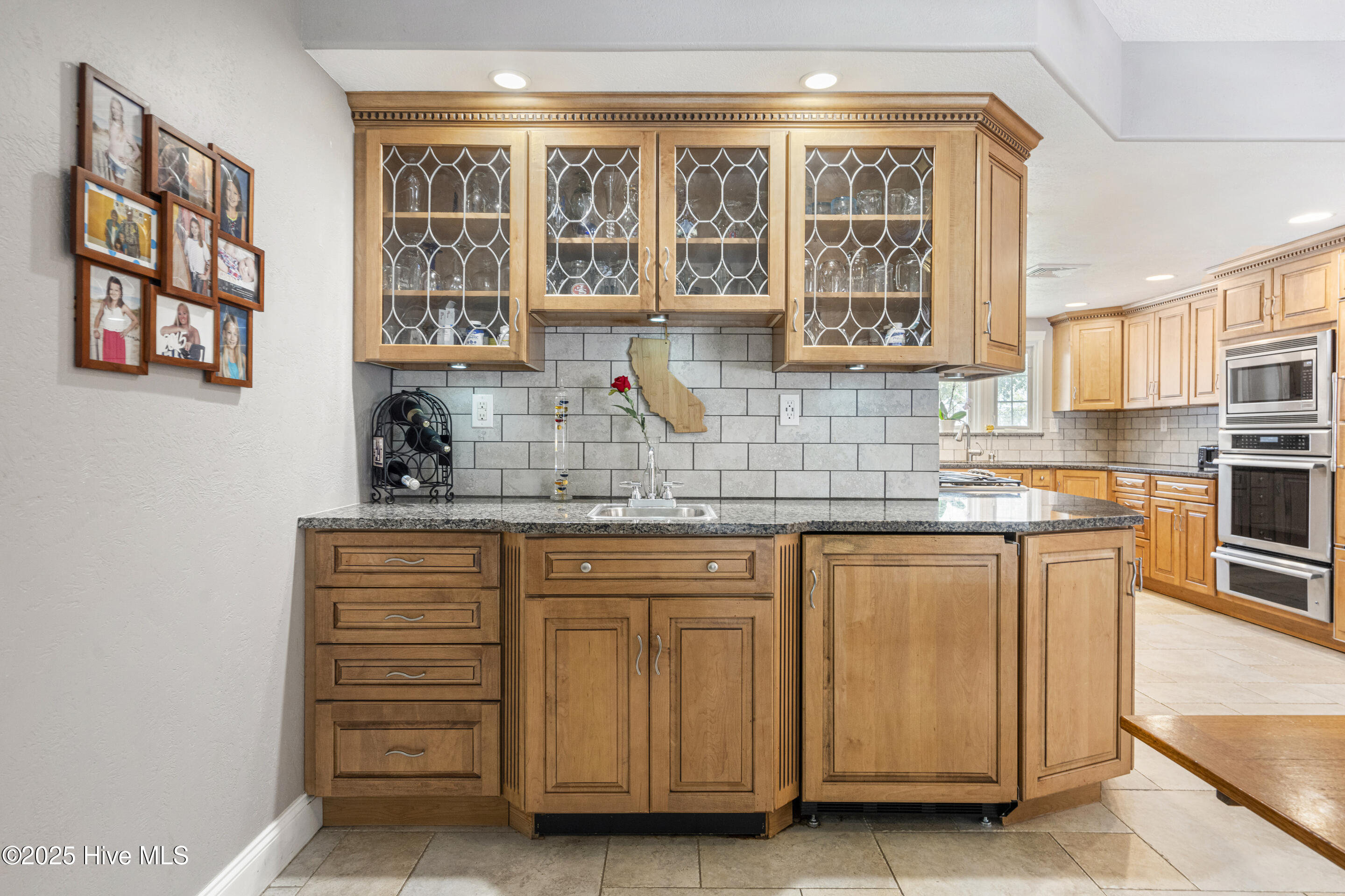 100503346 | Photo 22