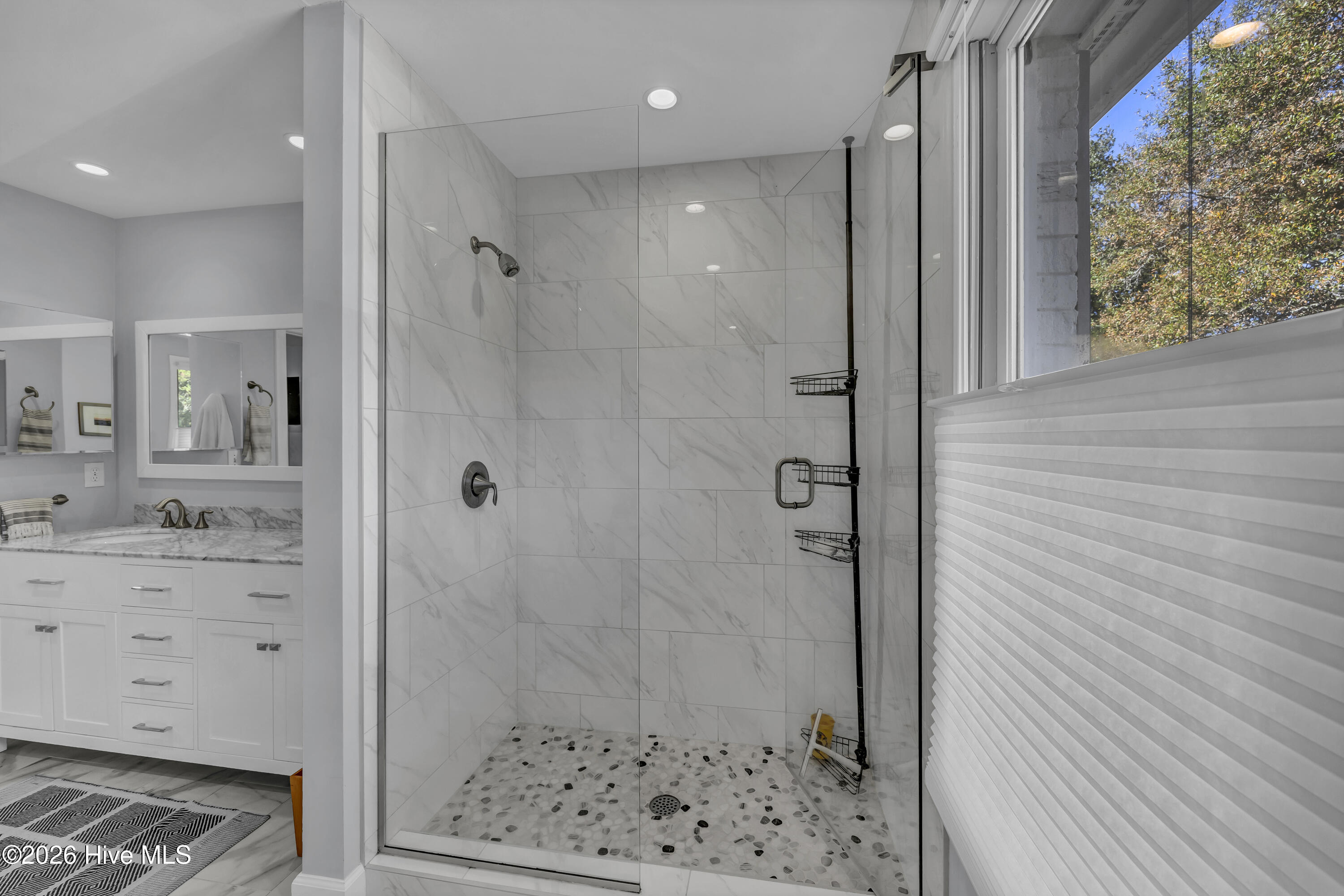 100549604 | Photo 24