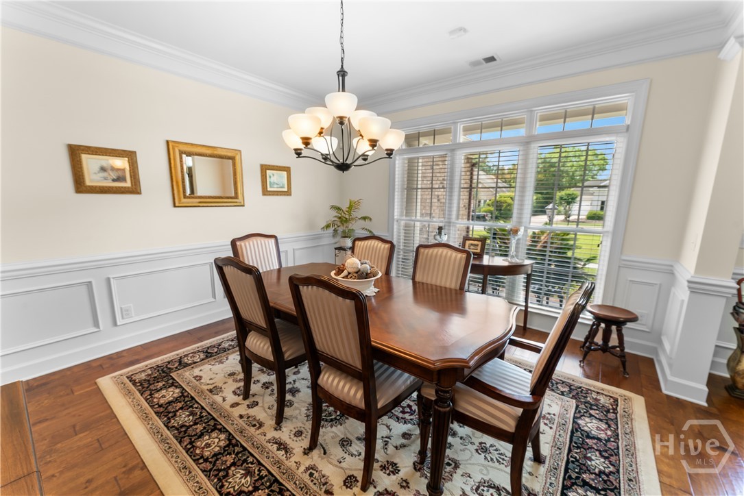Spacious Dining
