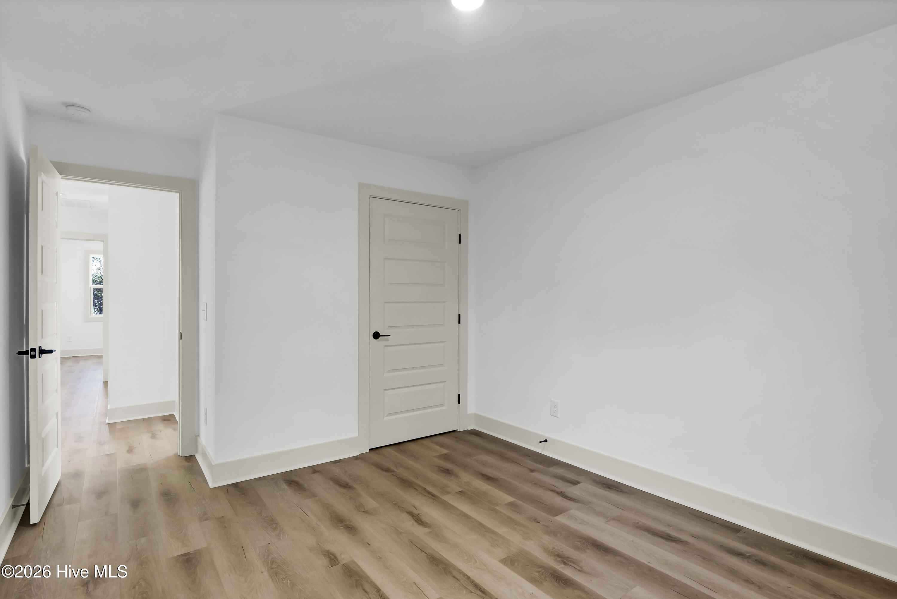 100567308 | Photo 27