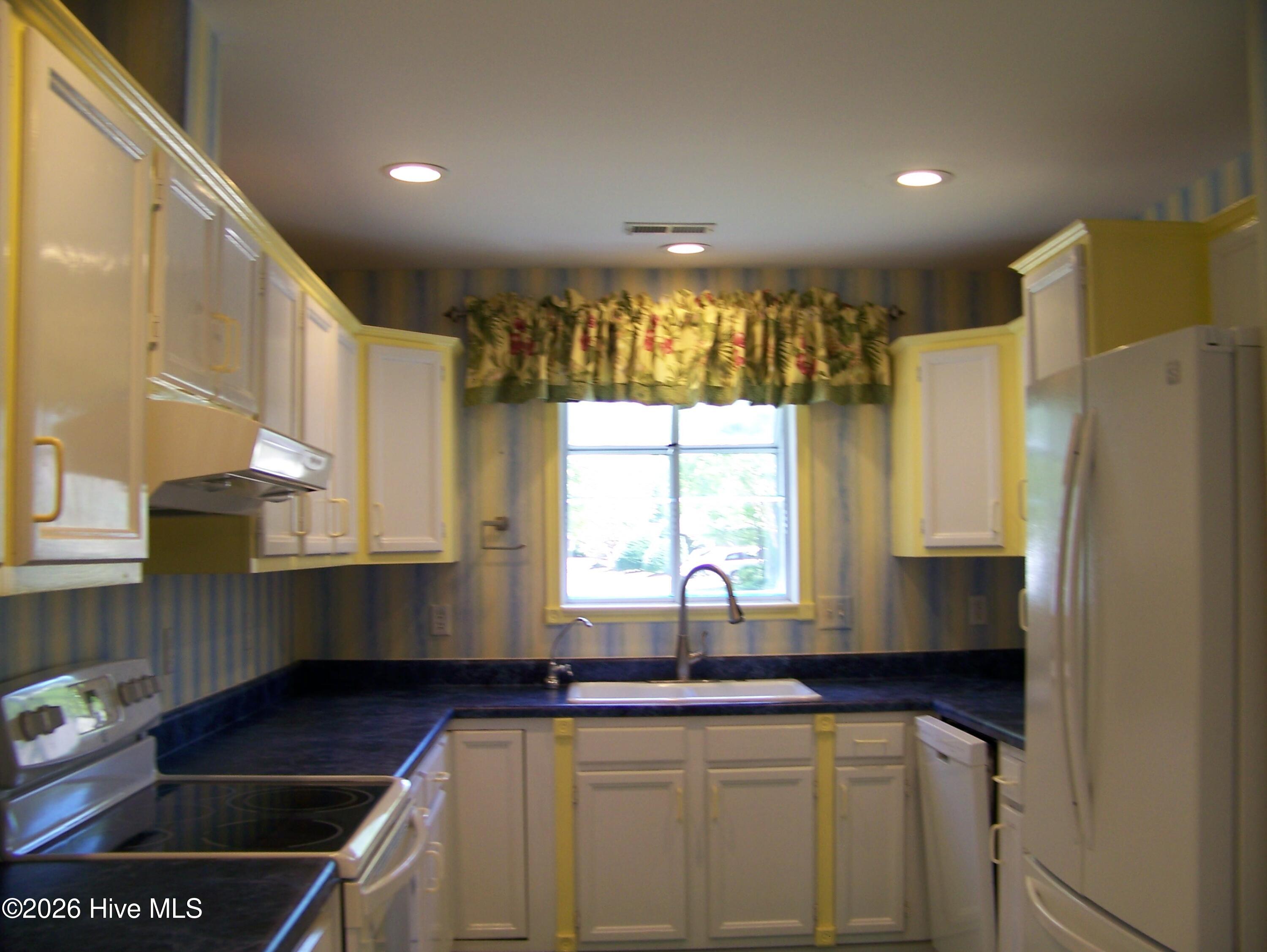 703 Cedarwood Village,Morehead City