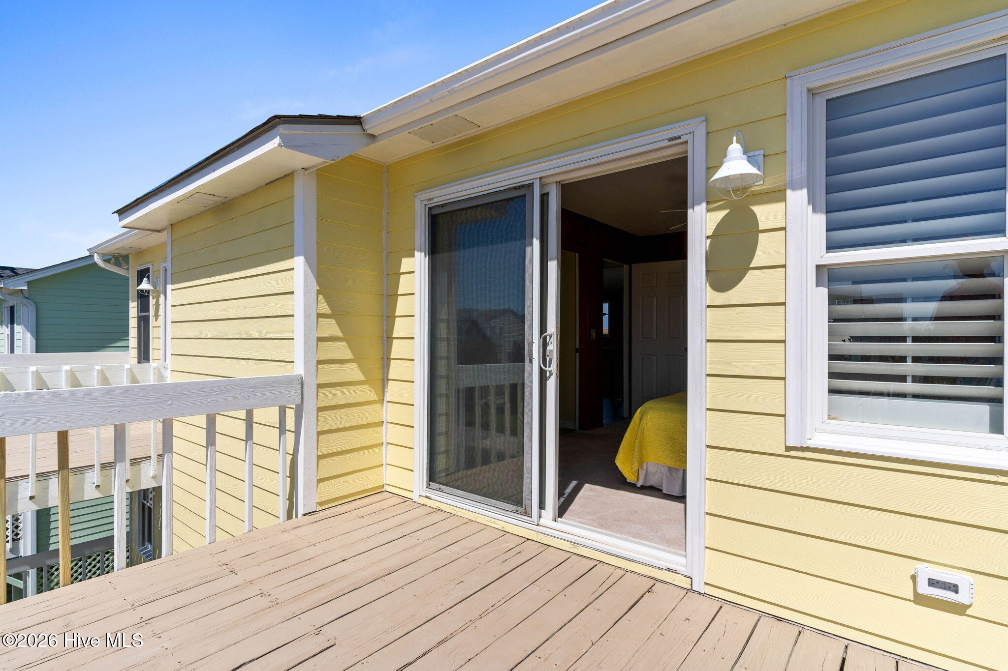 100566537 | Photo 37