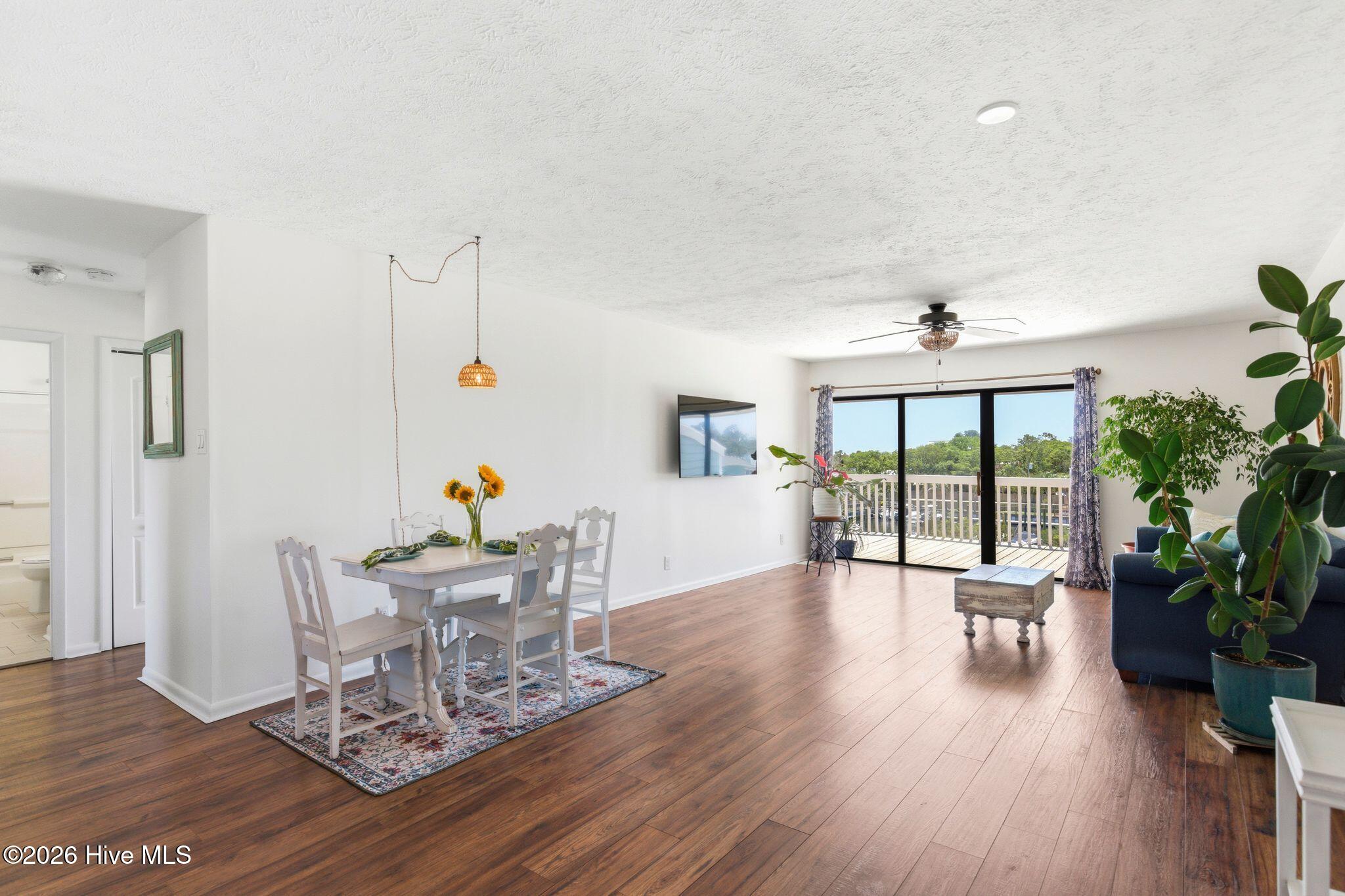 100568885 | Photo 14