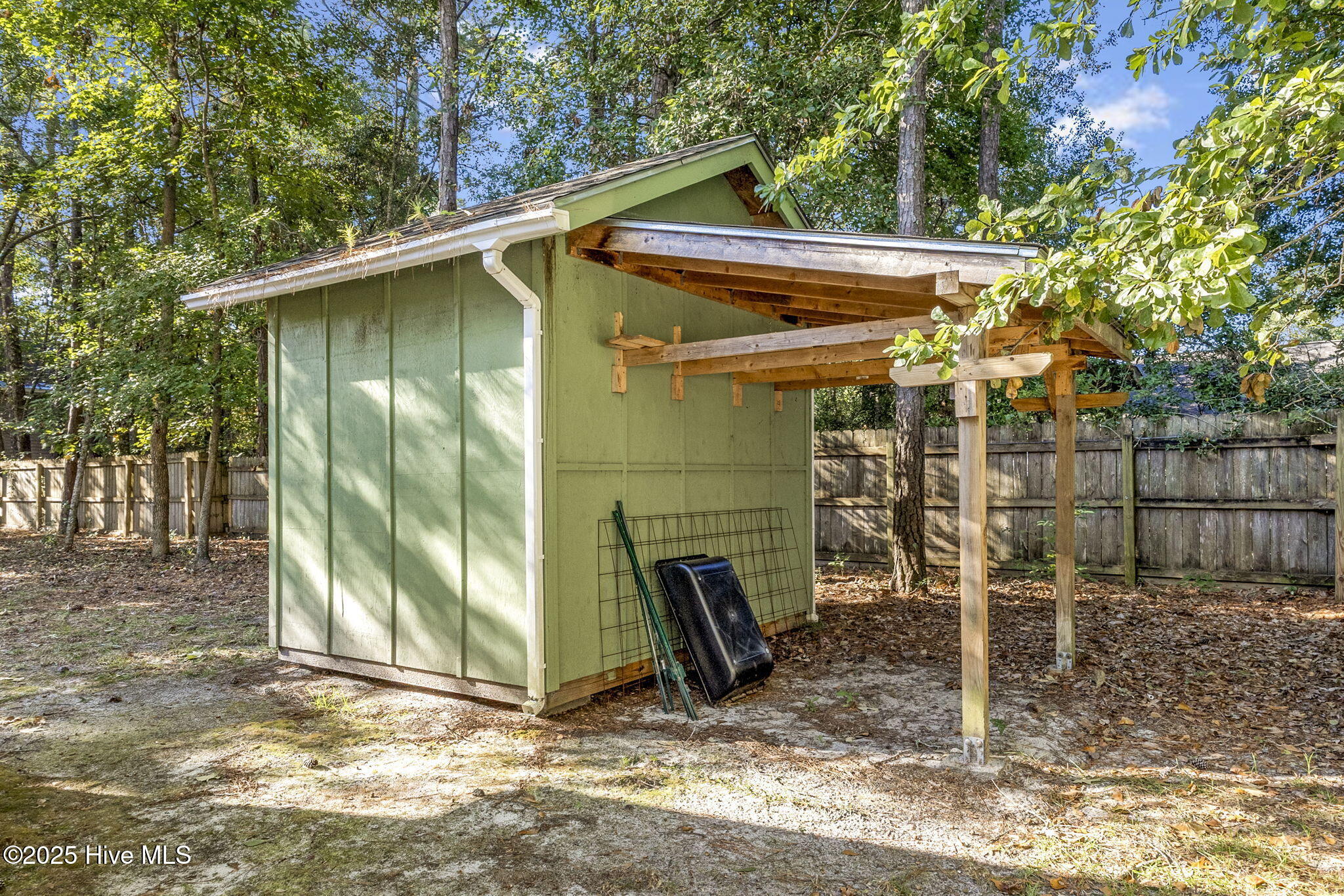 100533353 | Photo 34