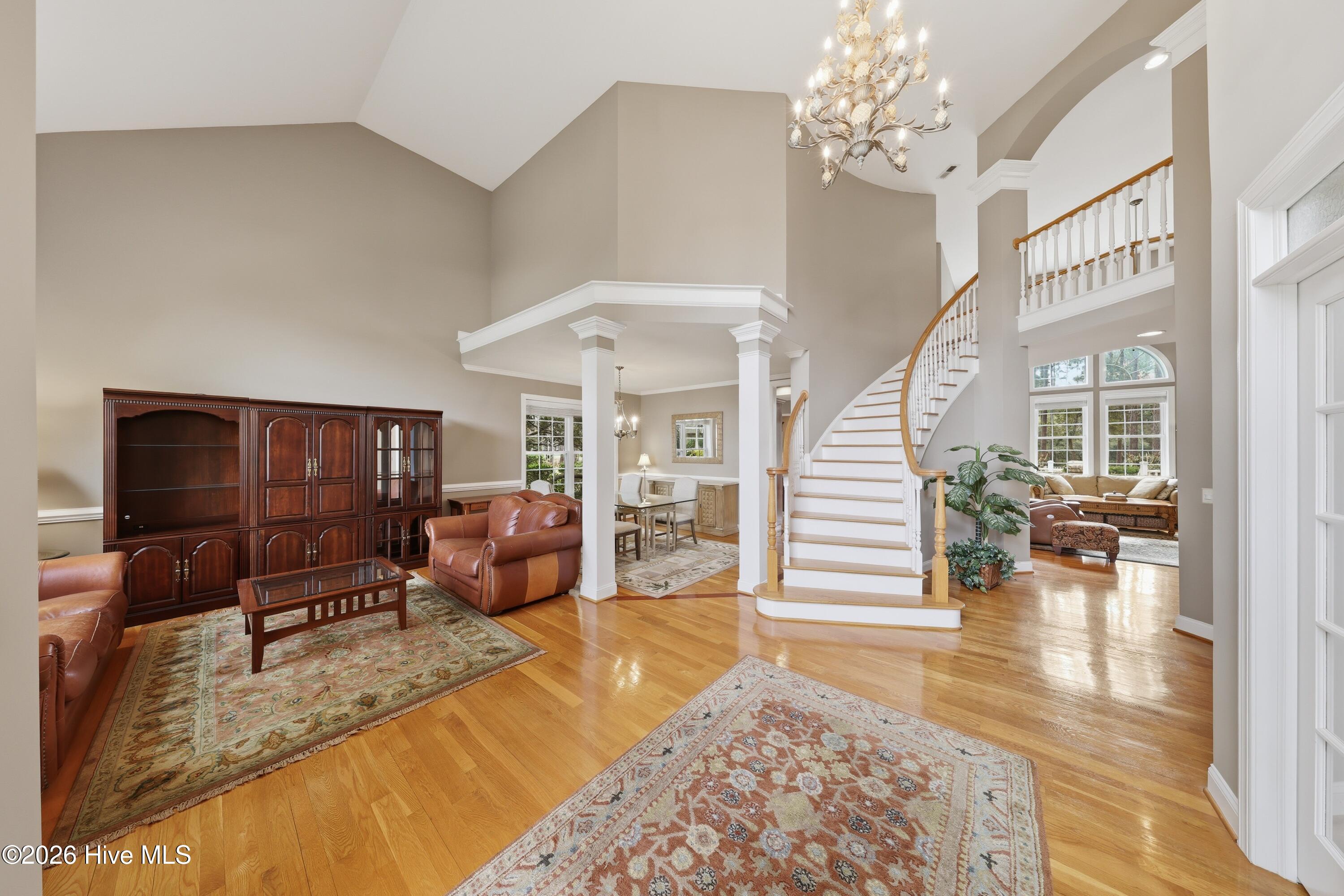 100558451 | Photo 40