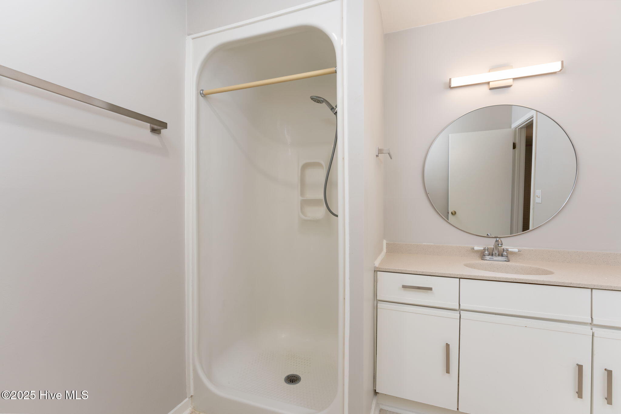 100519799 | Photo 28