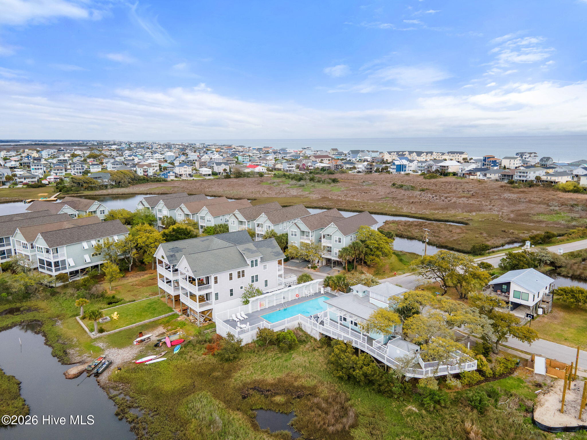 100566136 | Photo 95