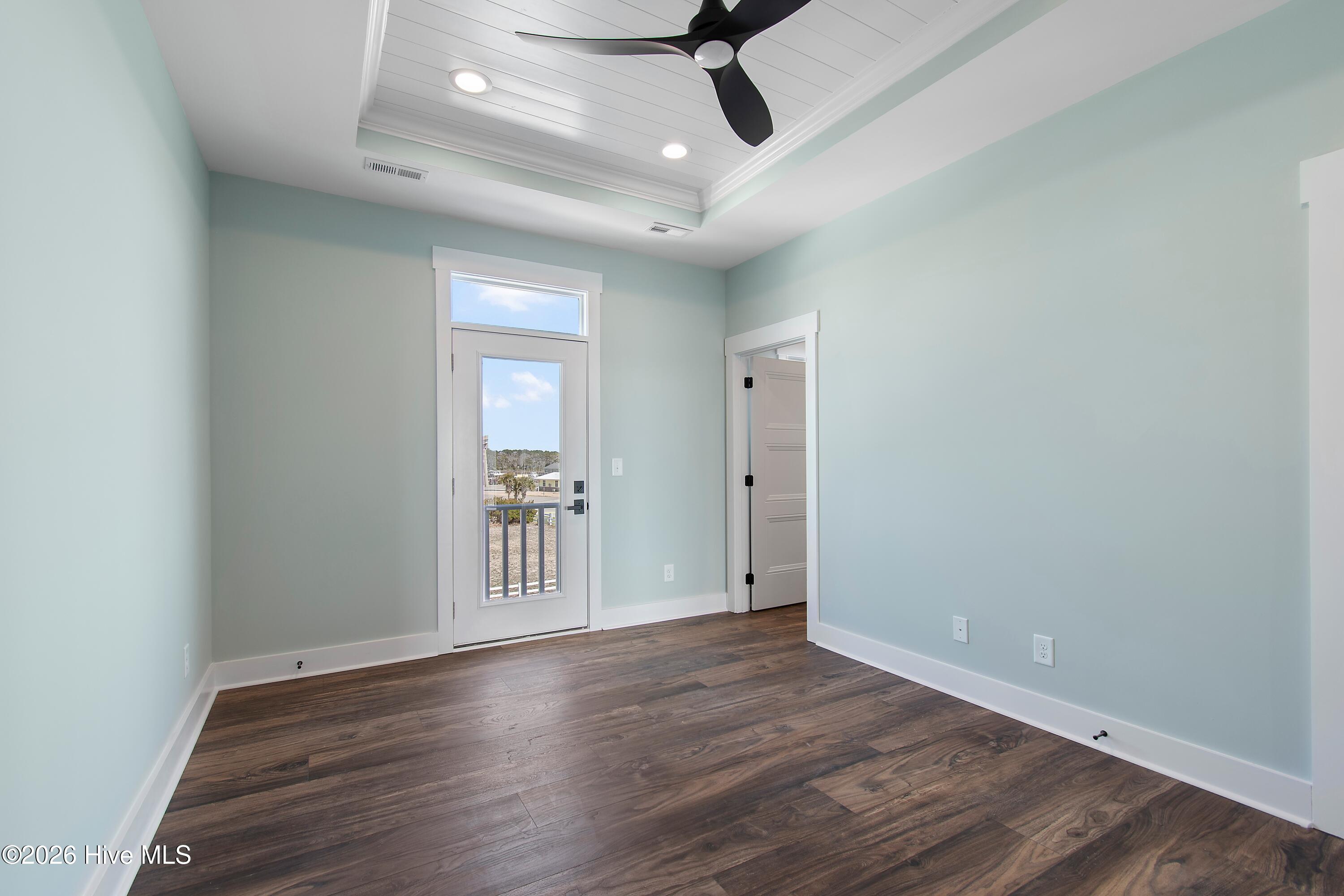 100525710 | Photo 66