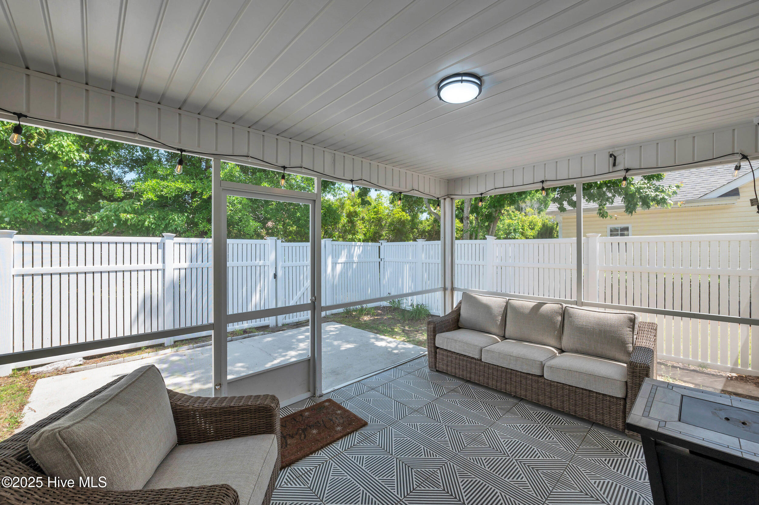 100540826 | Photo 27