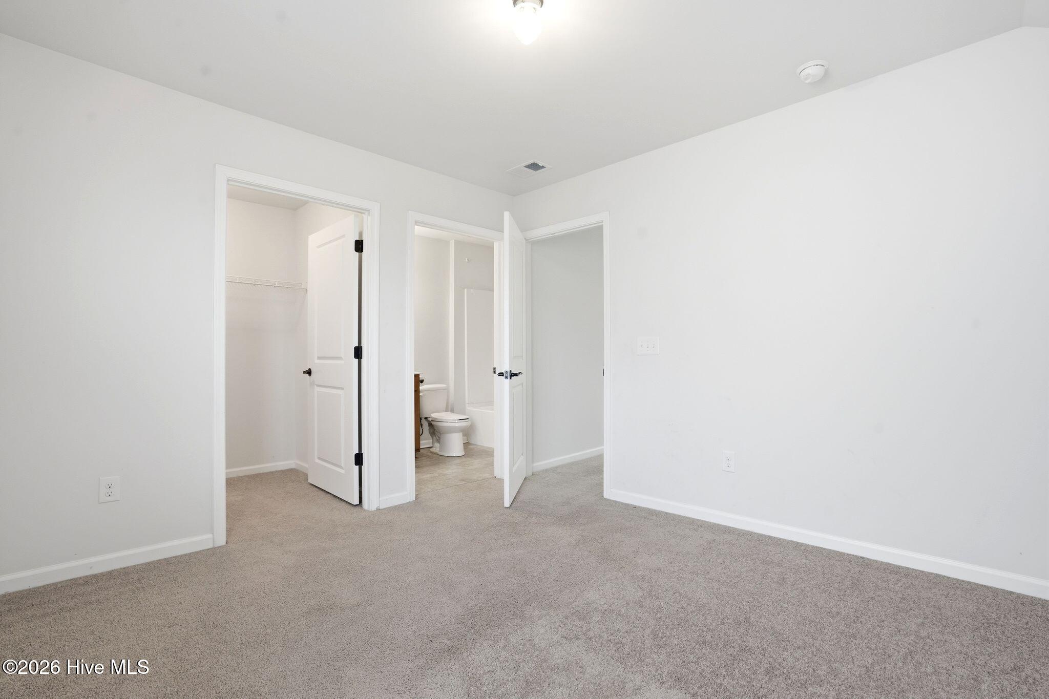 100560381 | Photo 24