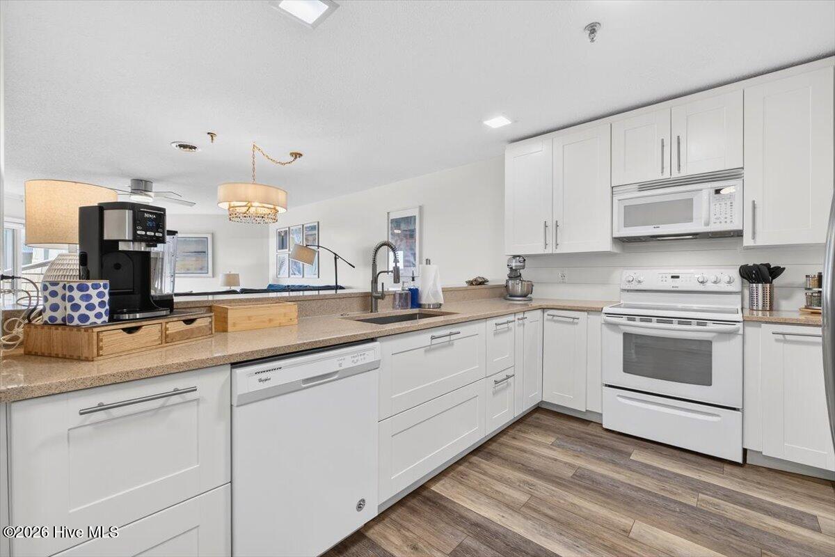 100549270 | Photo 18