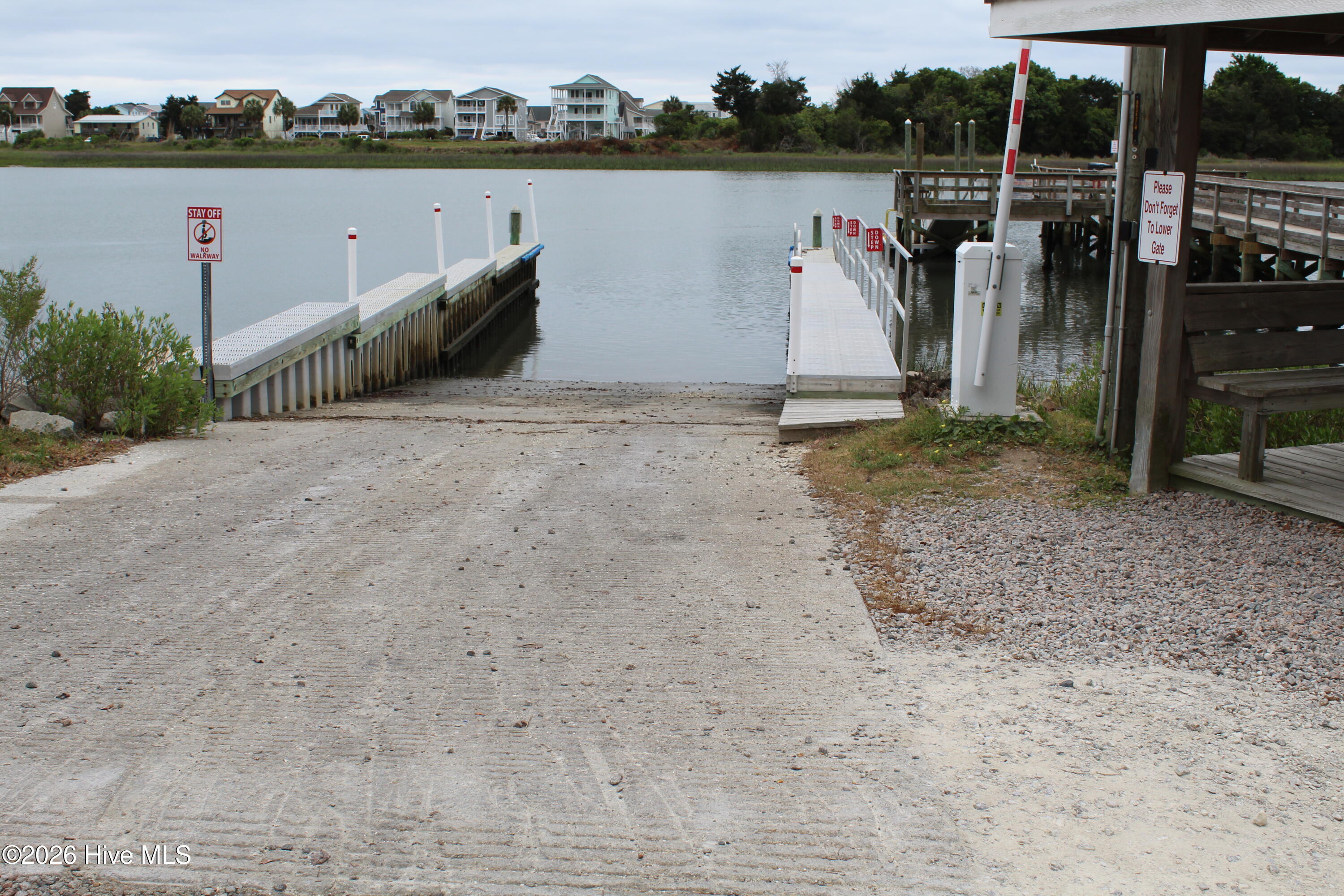 100570403 | Photo 16