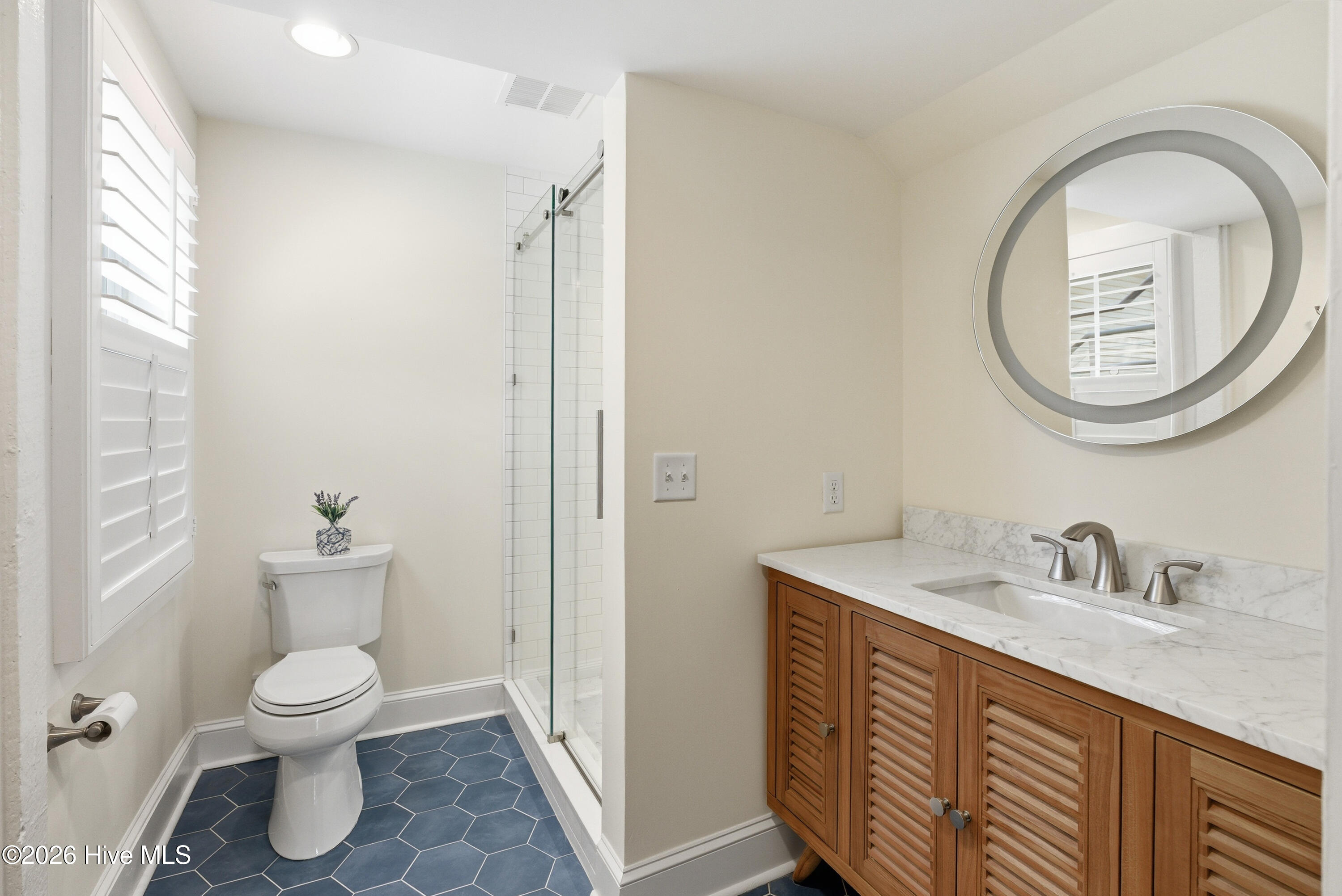 100567578 | Photo 16