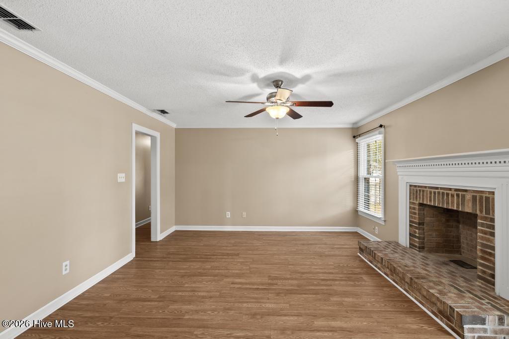 100566141 | Photo 13