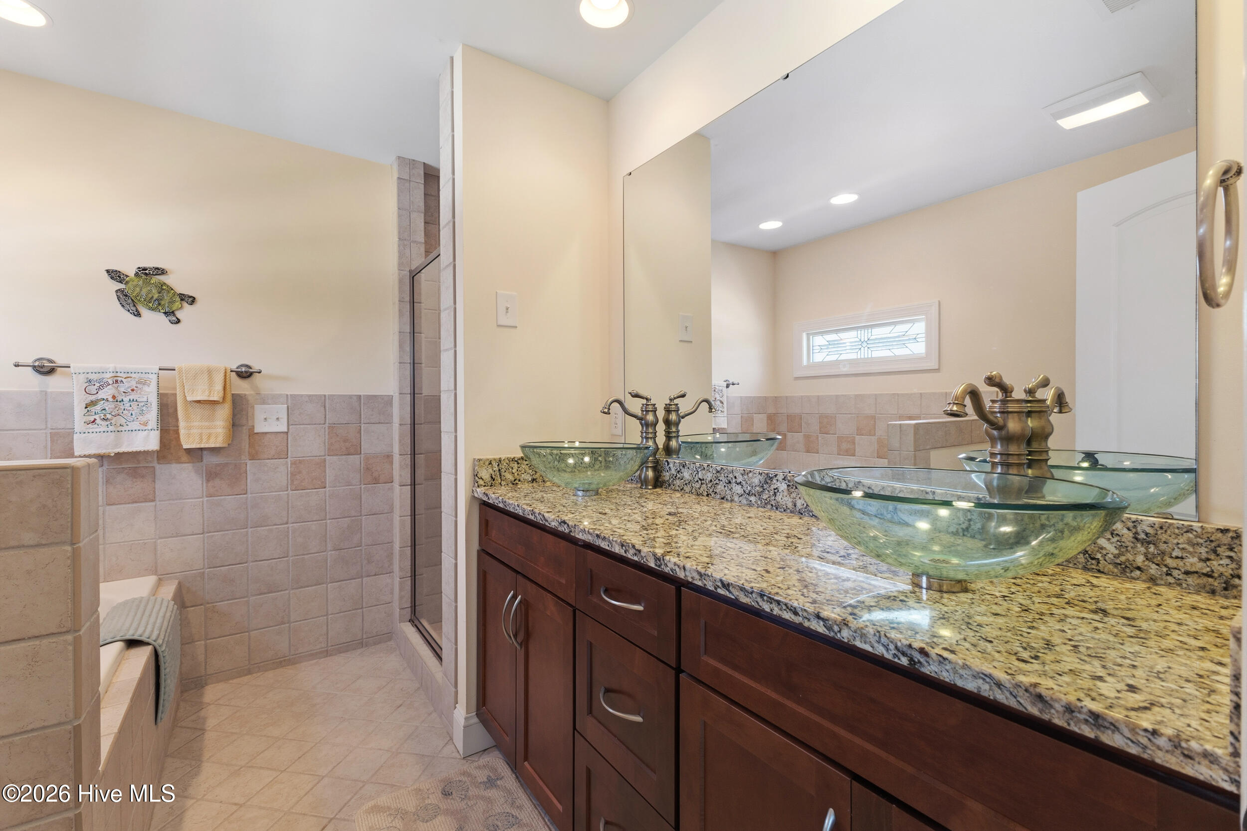 100564508 | Photo 14