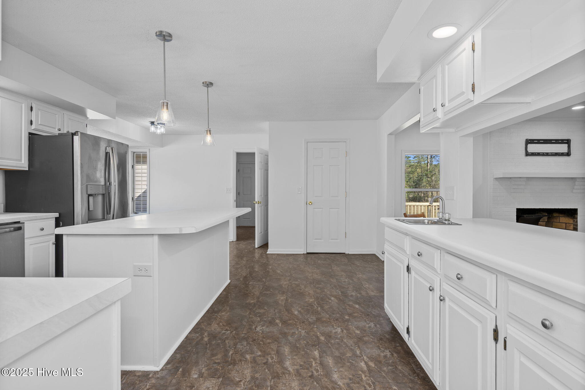 100545145 | Photo 15