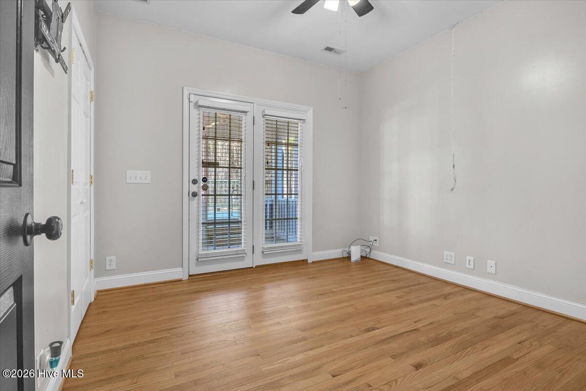 100561788 | Photo 43