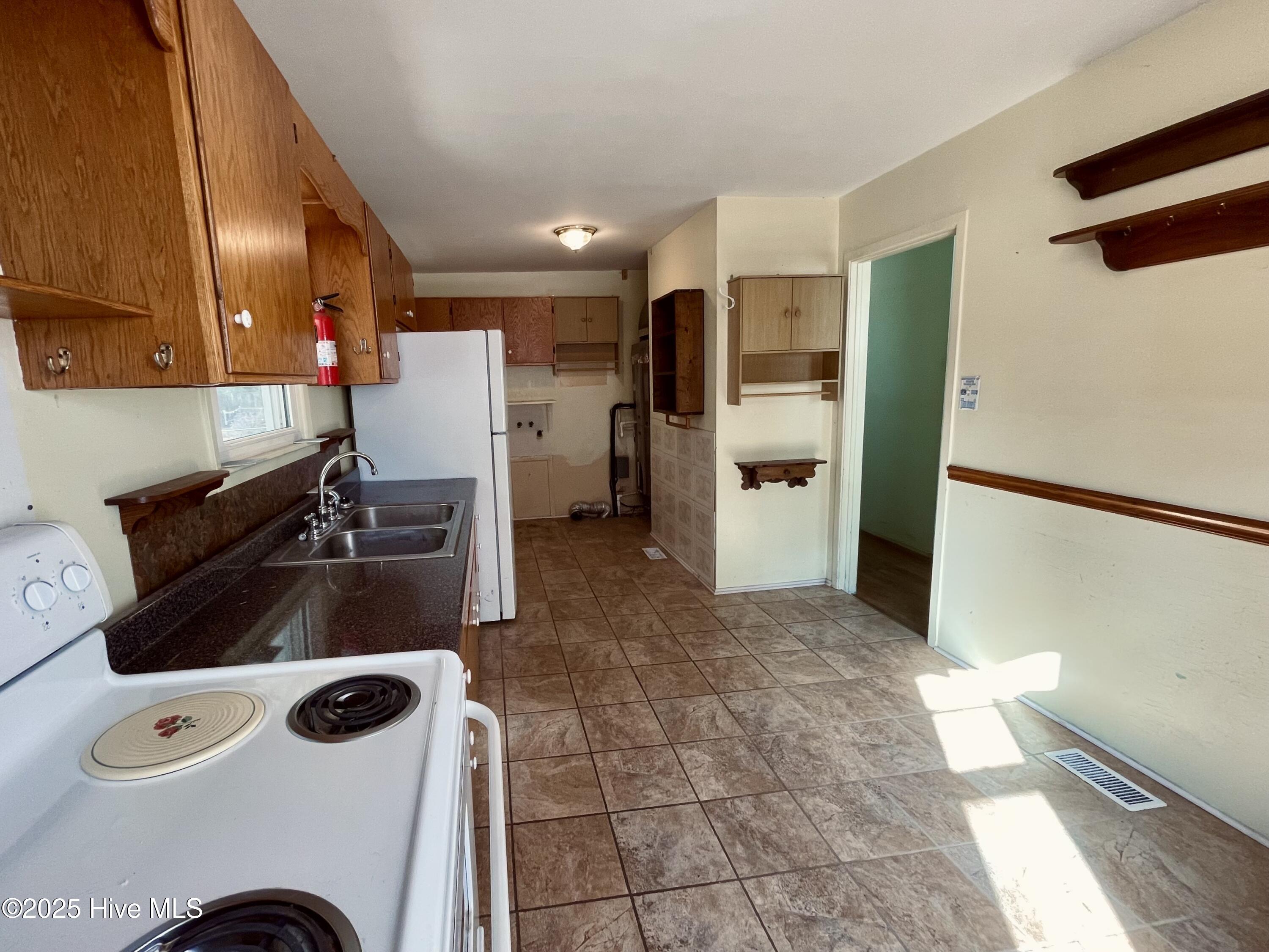 100543193 | Photo 13