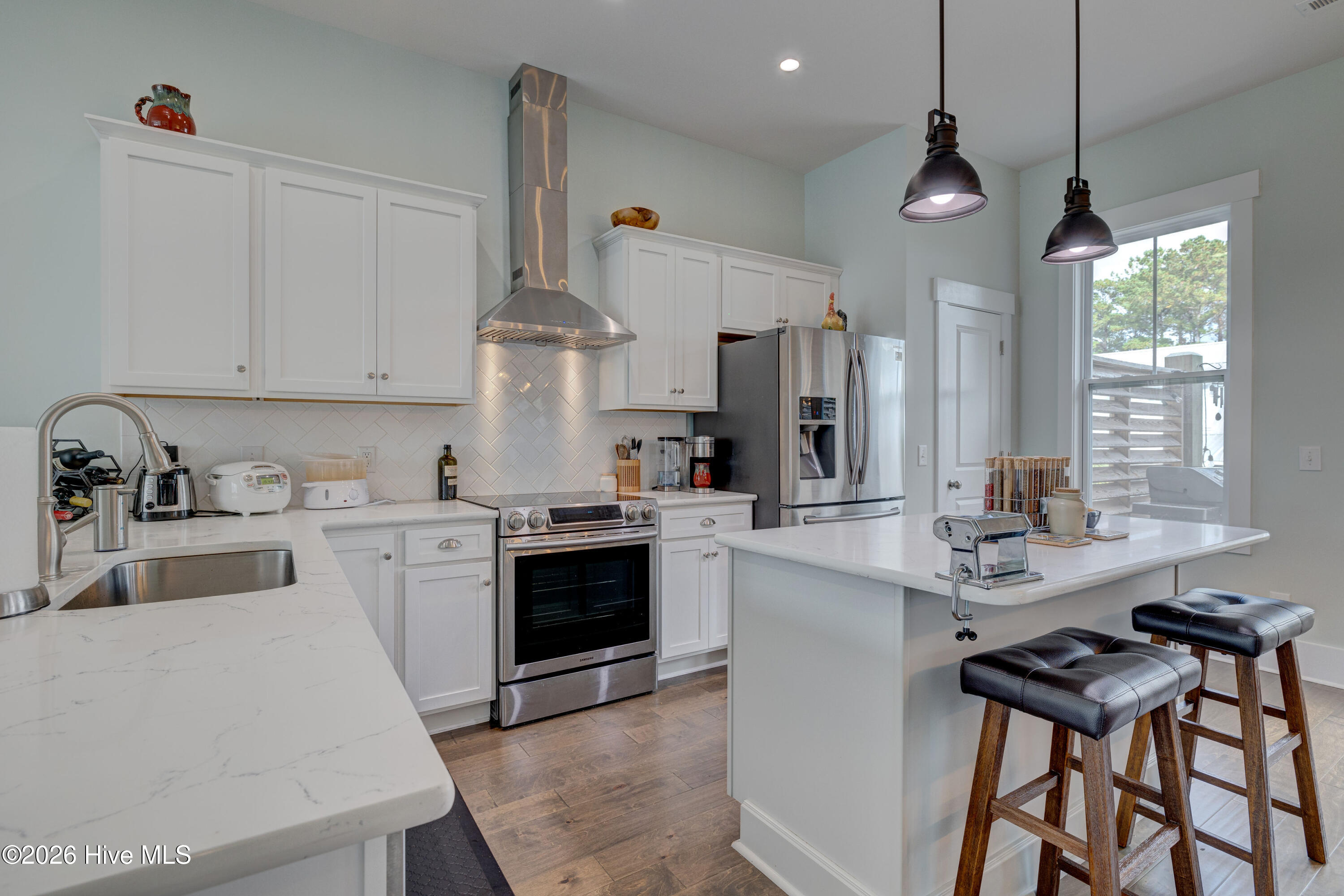 100561022 | Photo 15