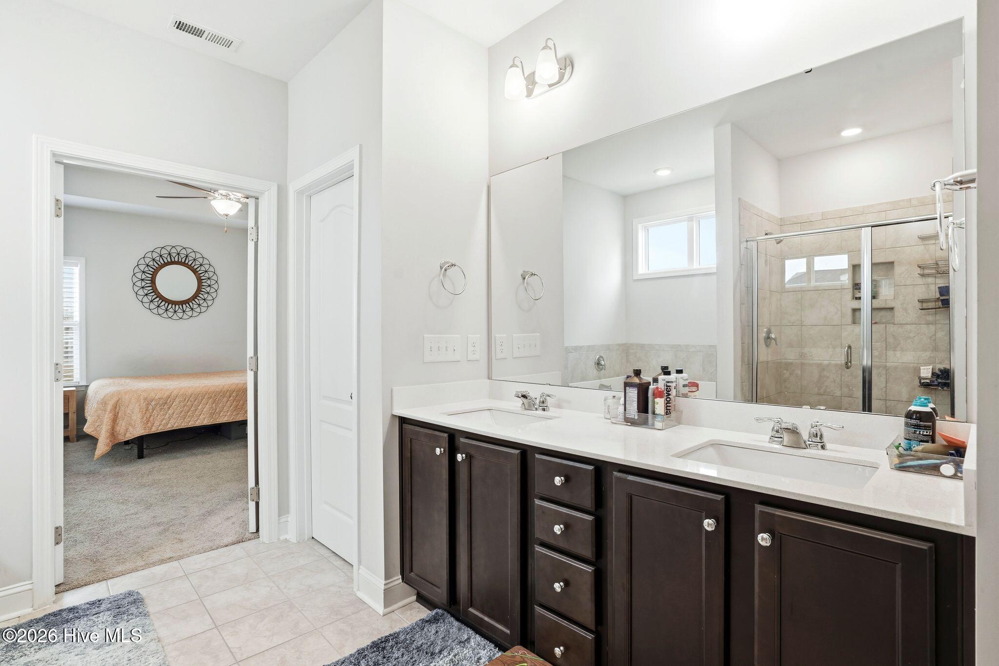 100567646 | Photo 37