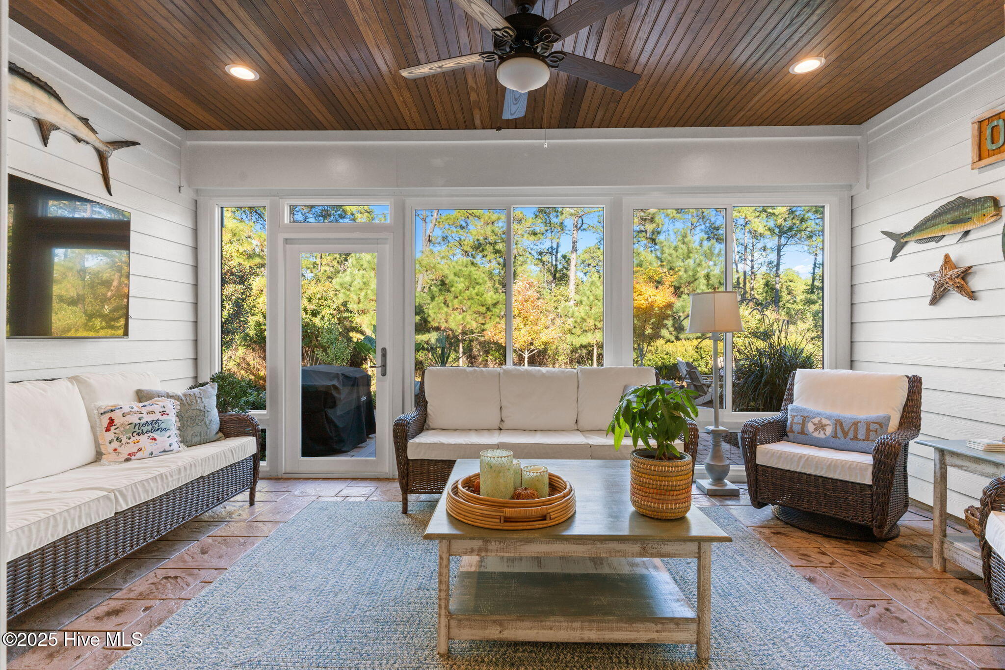 100539203 | Photo 25