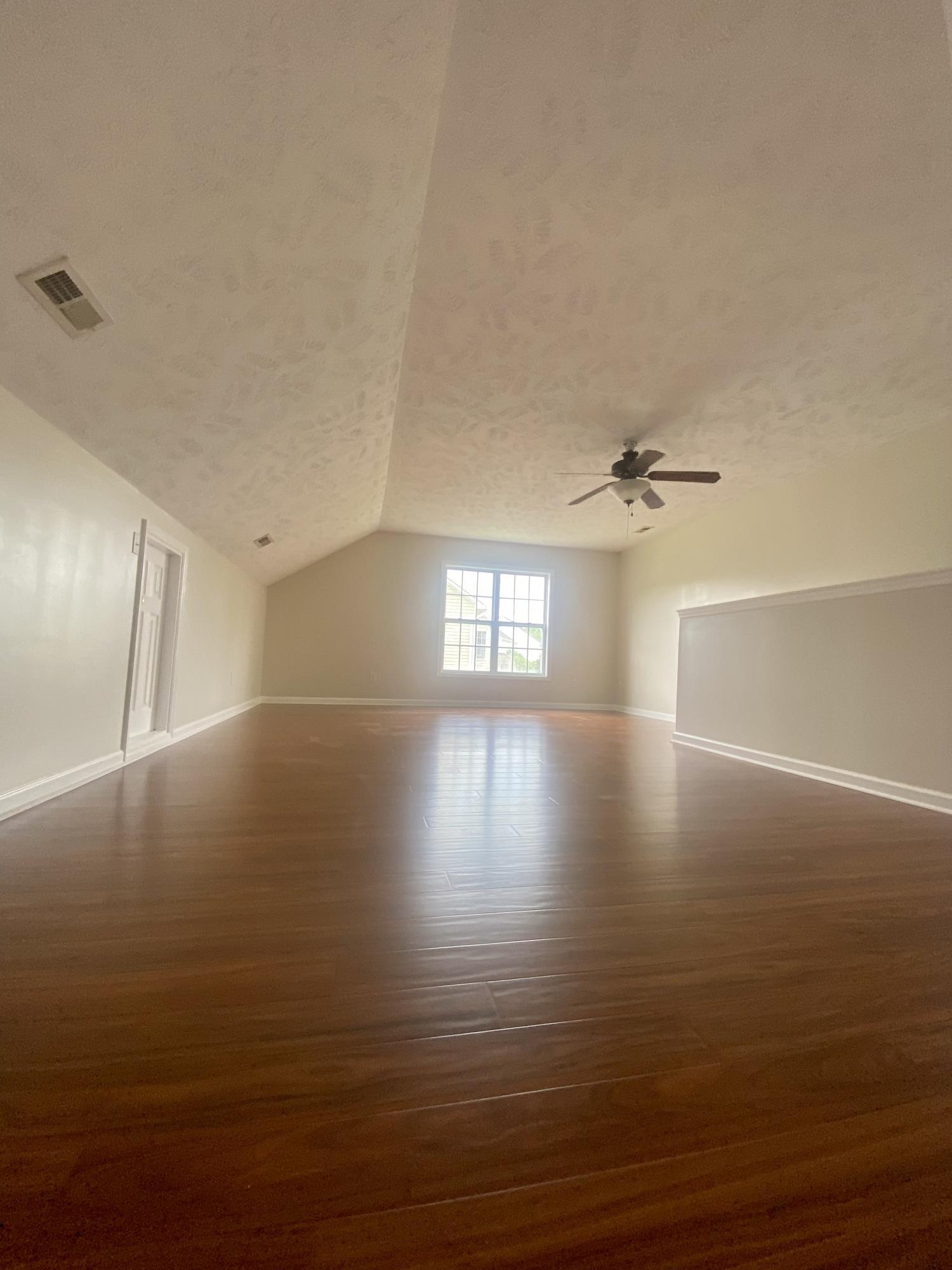 100545799 | Photo 18