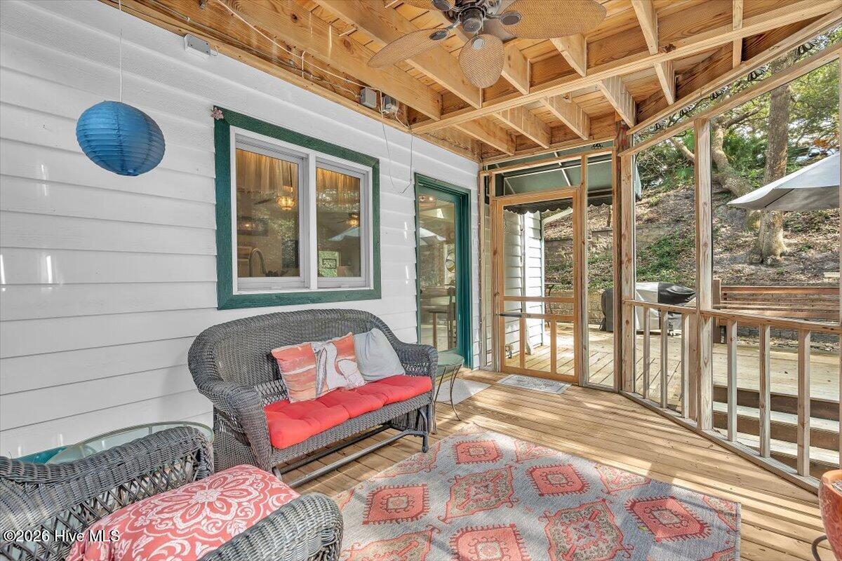 100561735 | Photo 43