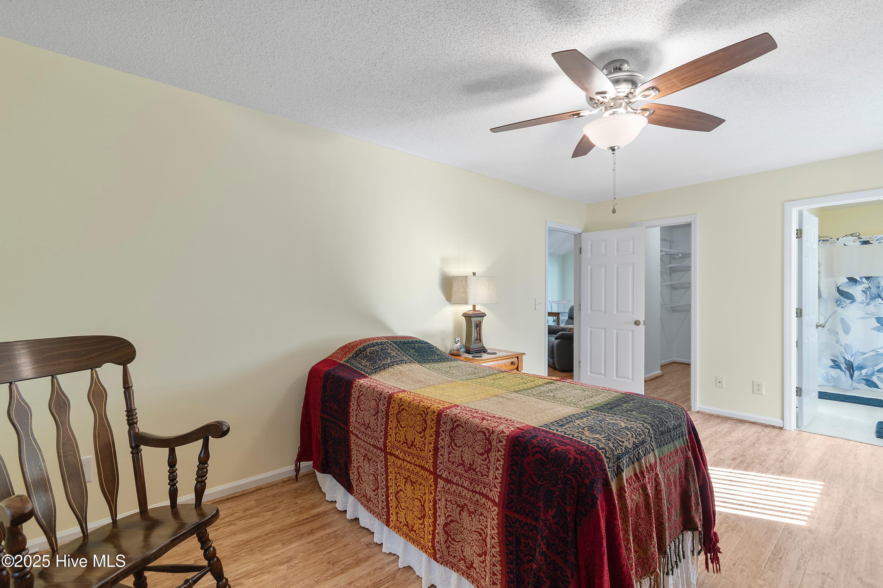 100542990 | Photo 33