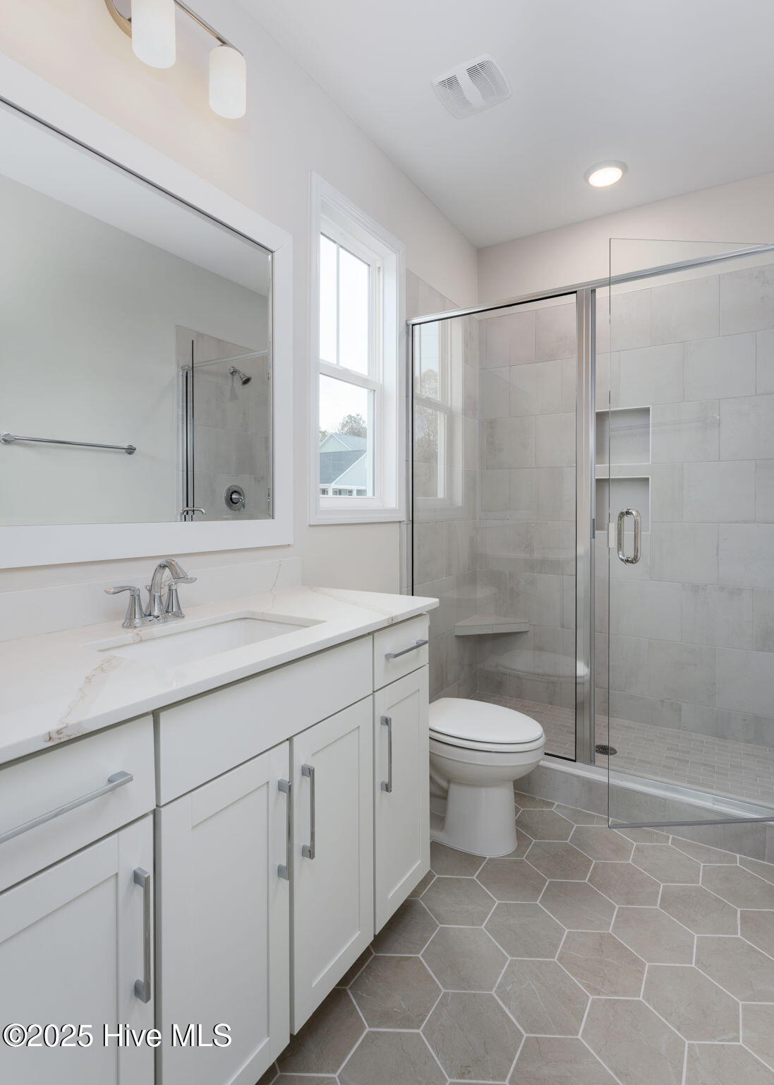 100508287 | Photo 30