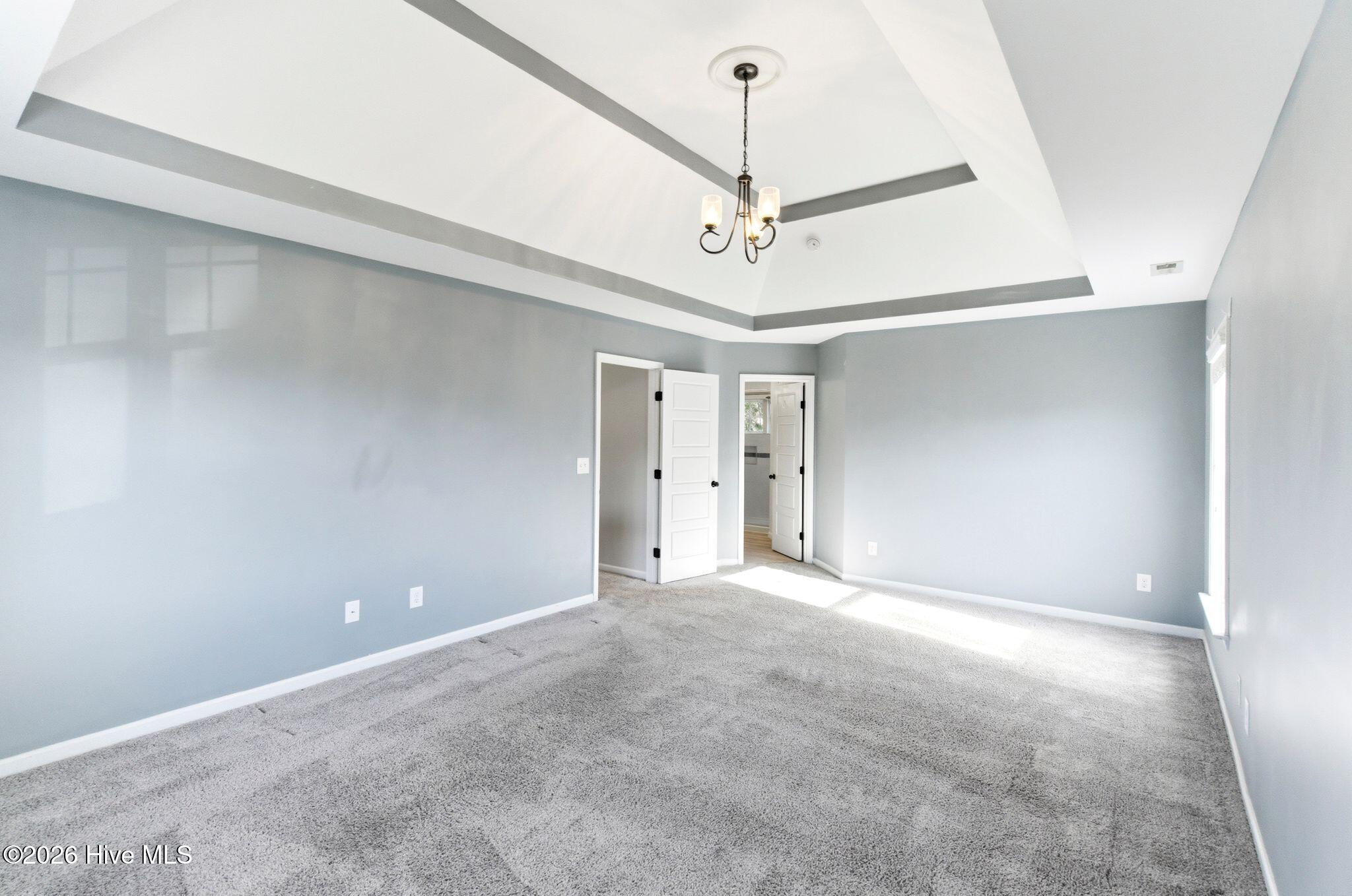 100566859 | Photo 36