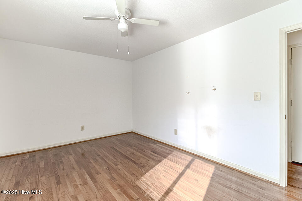 100541590 | Photo 22