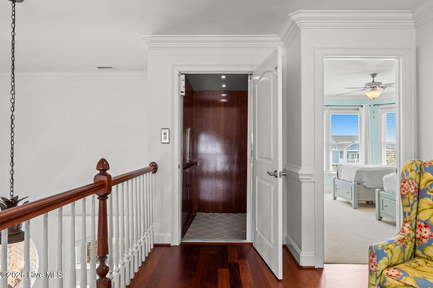 100566570 | Photo 49