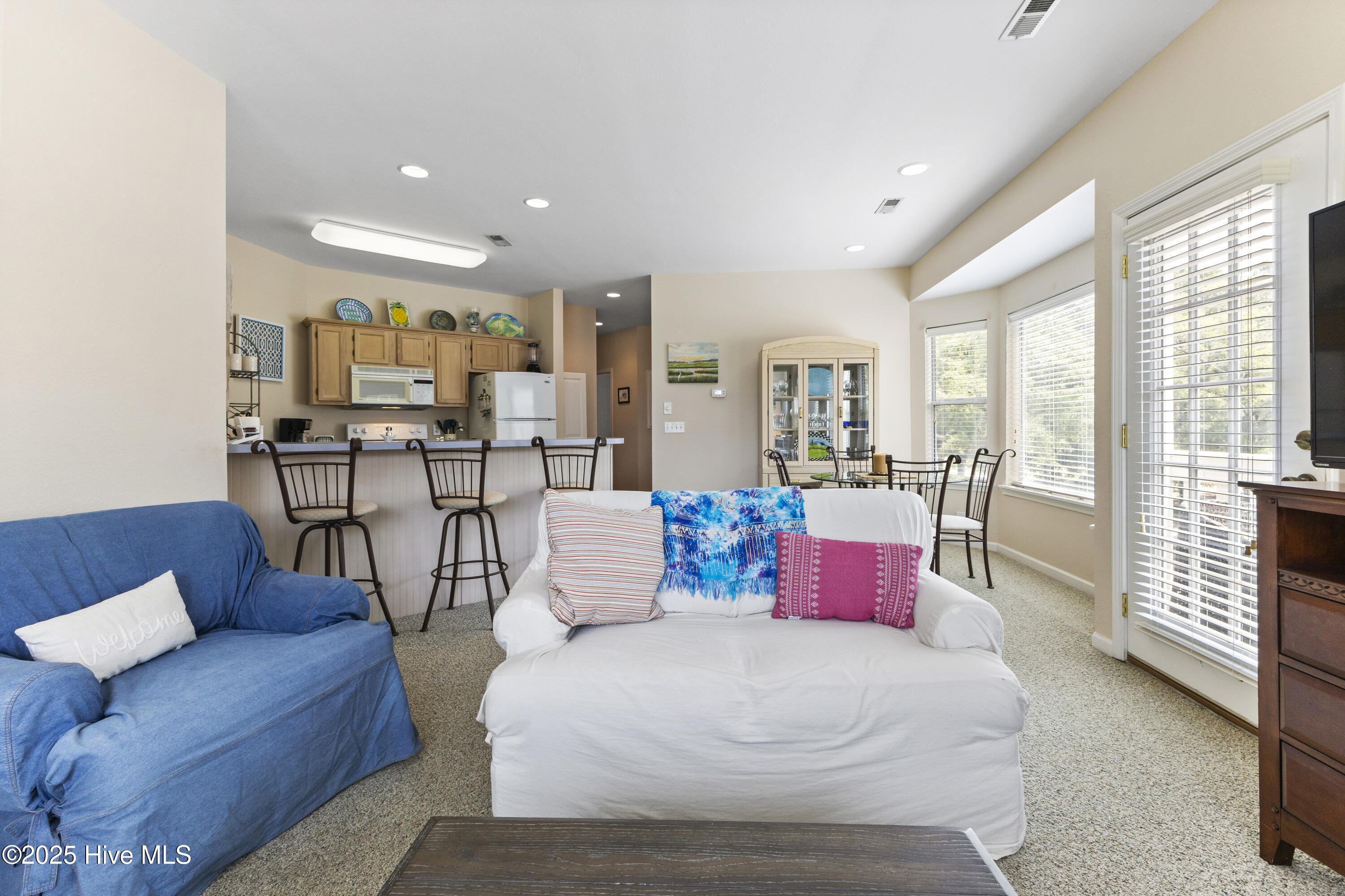 100512721 | Photo 15