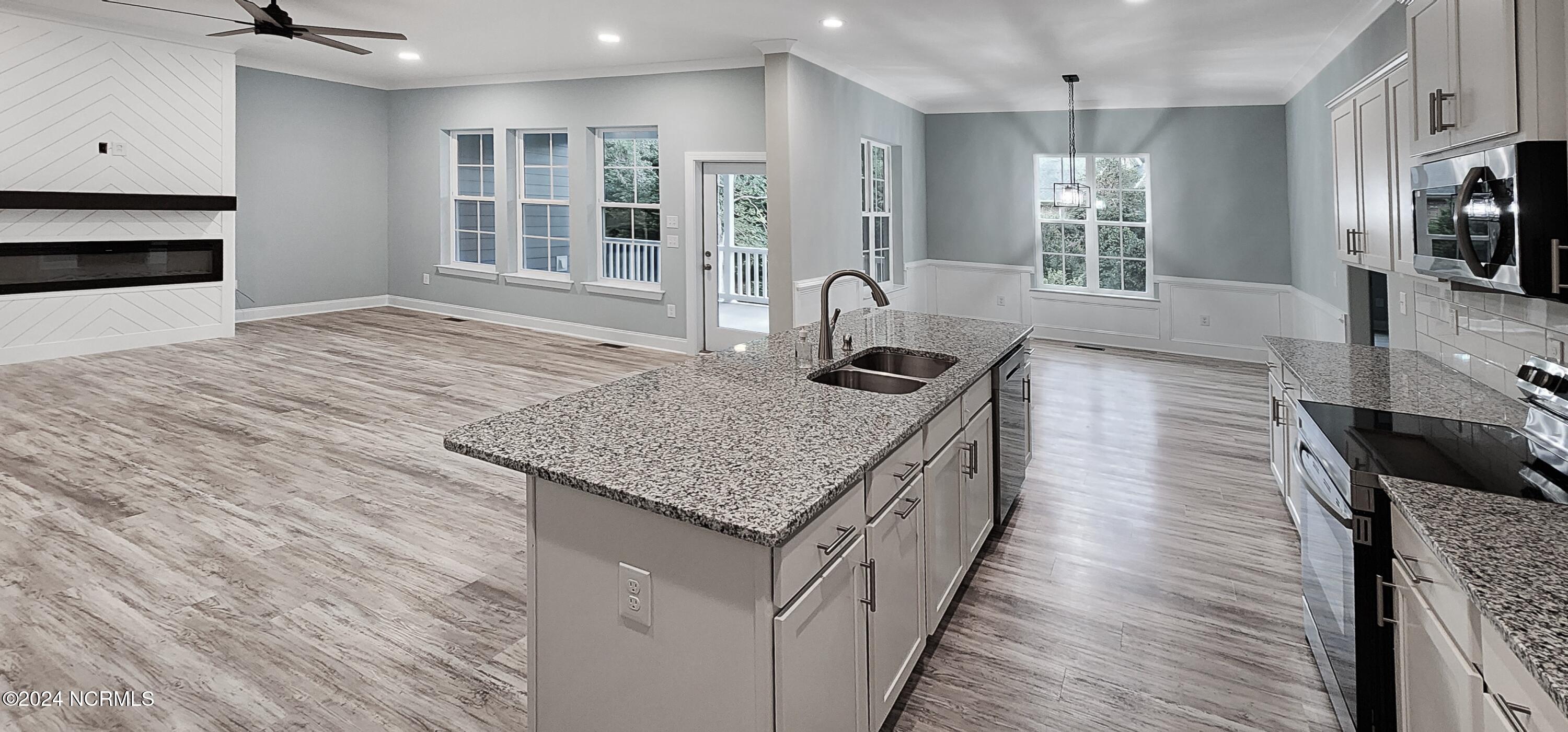 100471538 | Photo 12