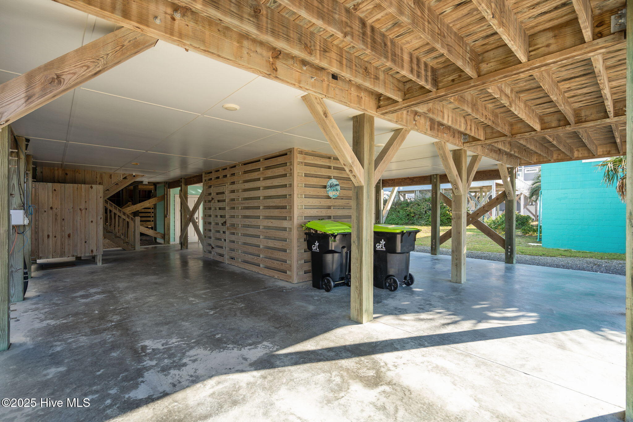 100538696 | Photo 40