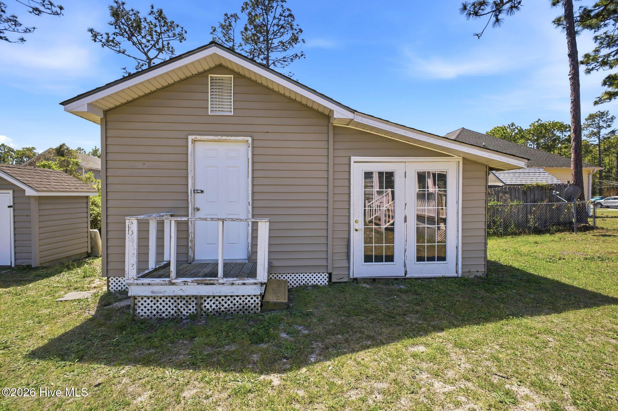 100564329 | Photo 32