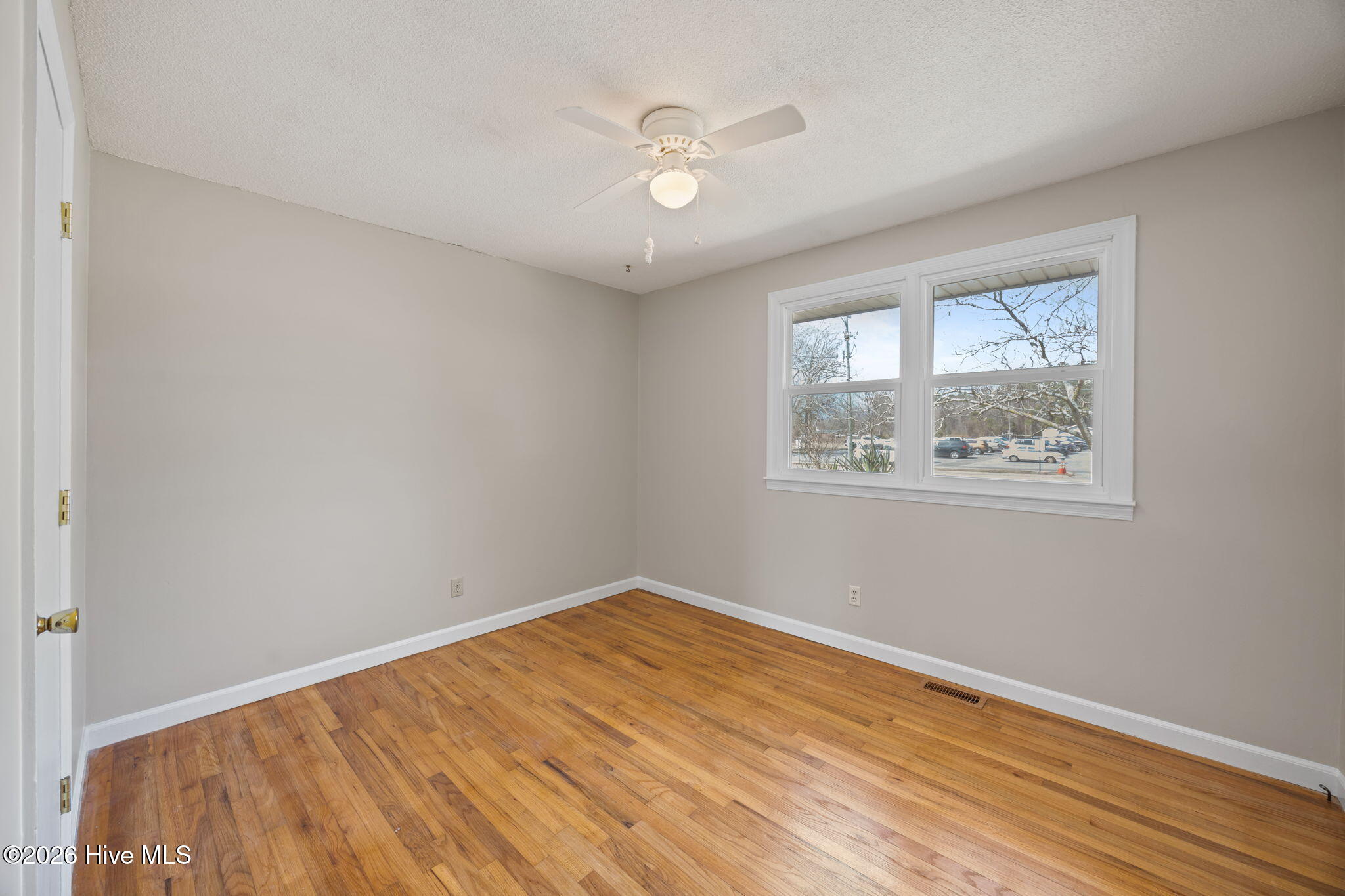 100558216 | Photo 22