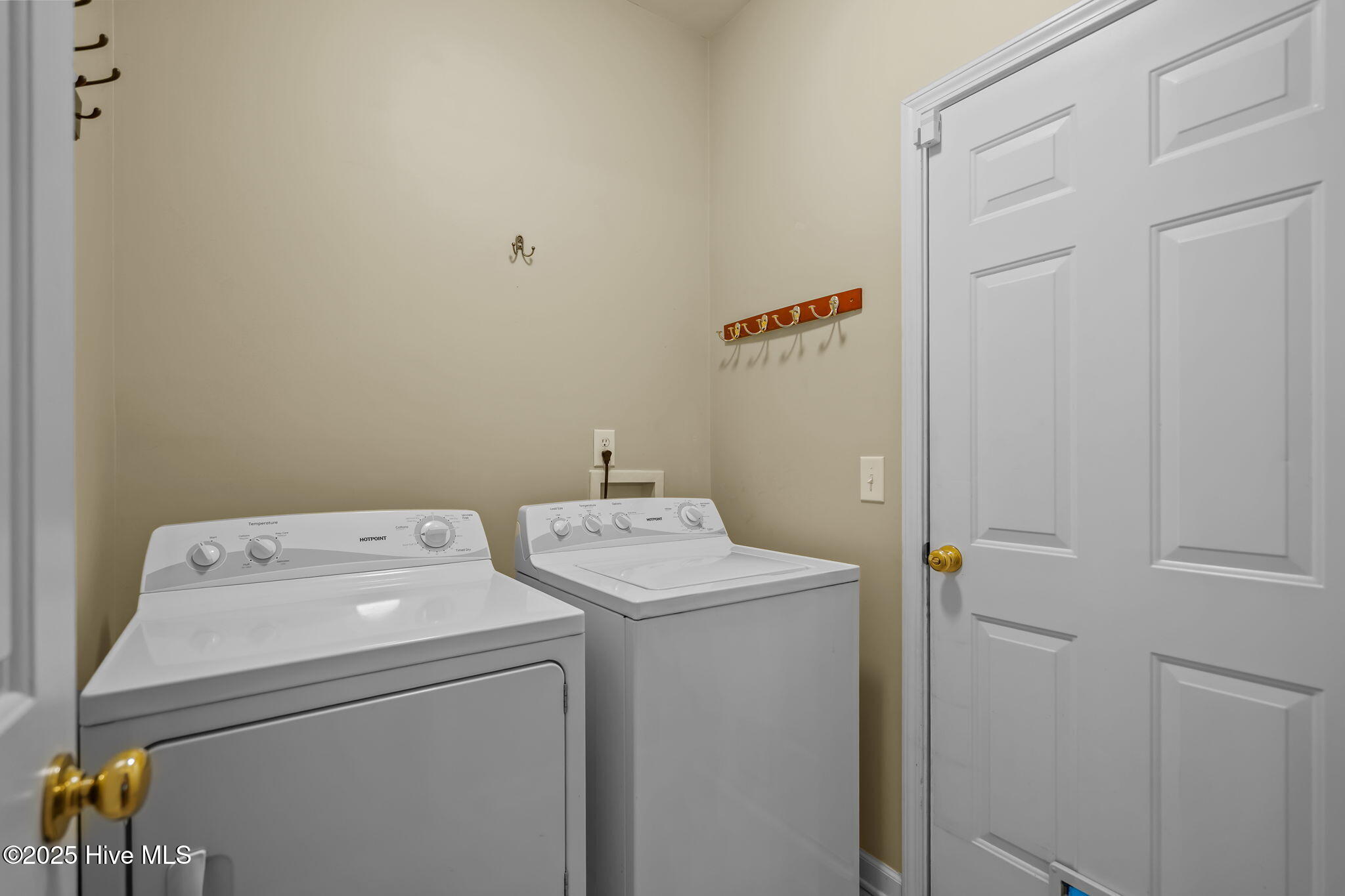 100538741 | Photo 24