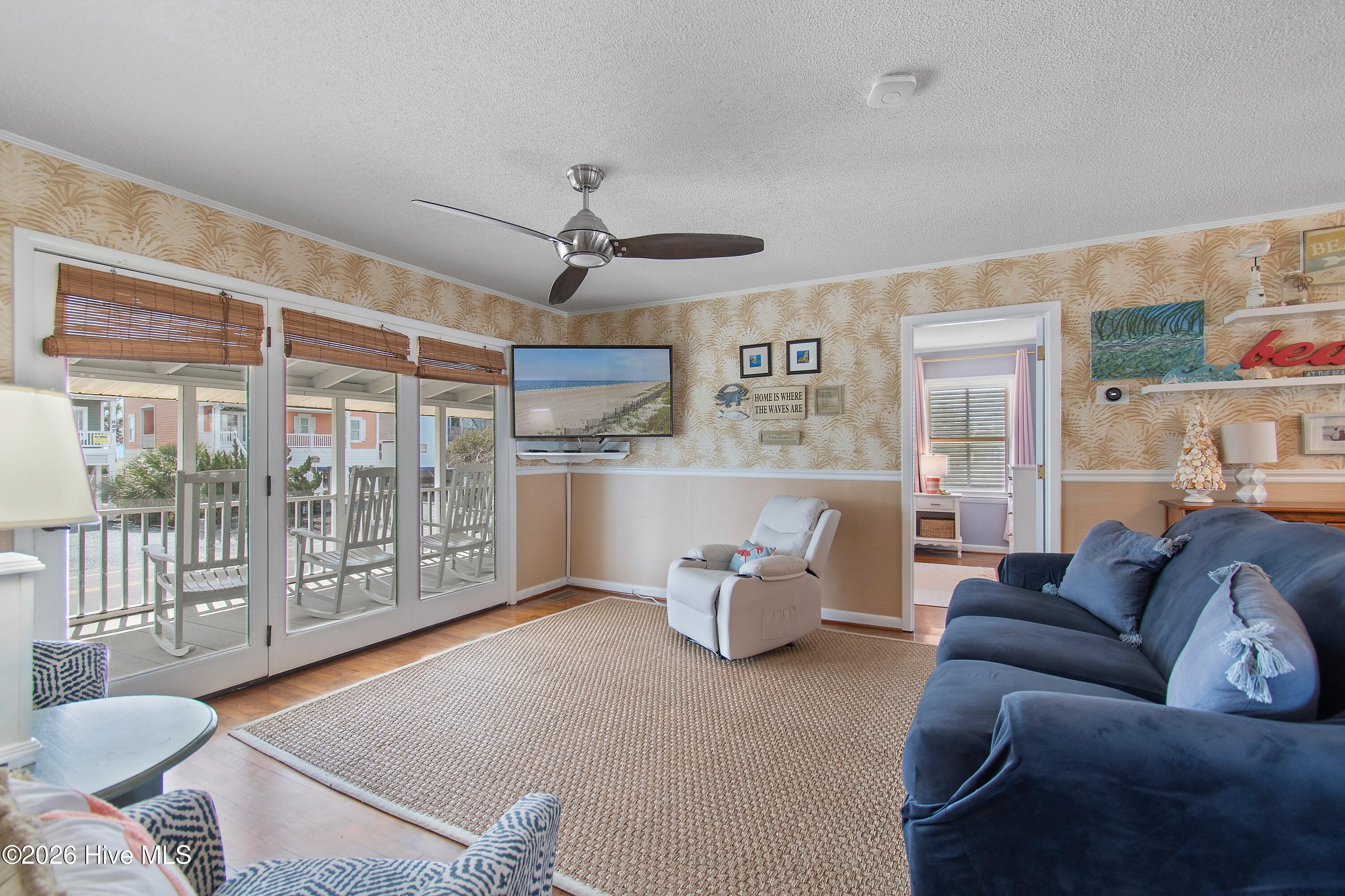 100561675 | Photo 21