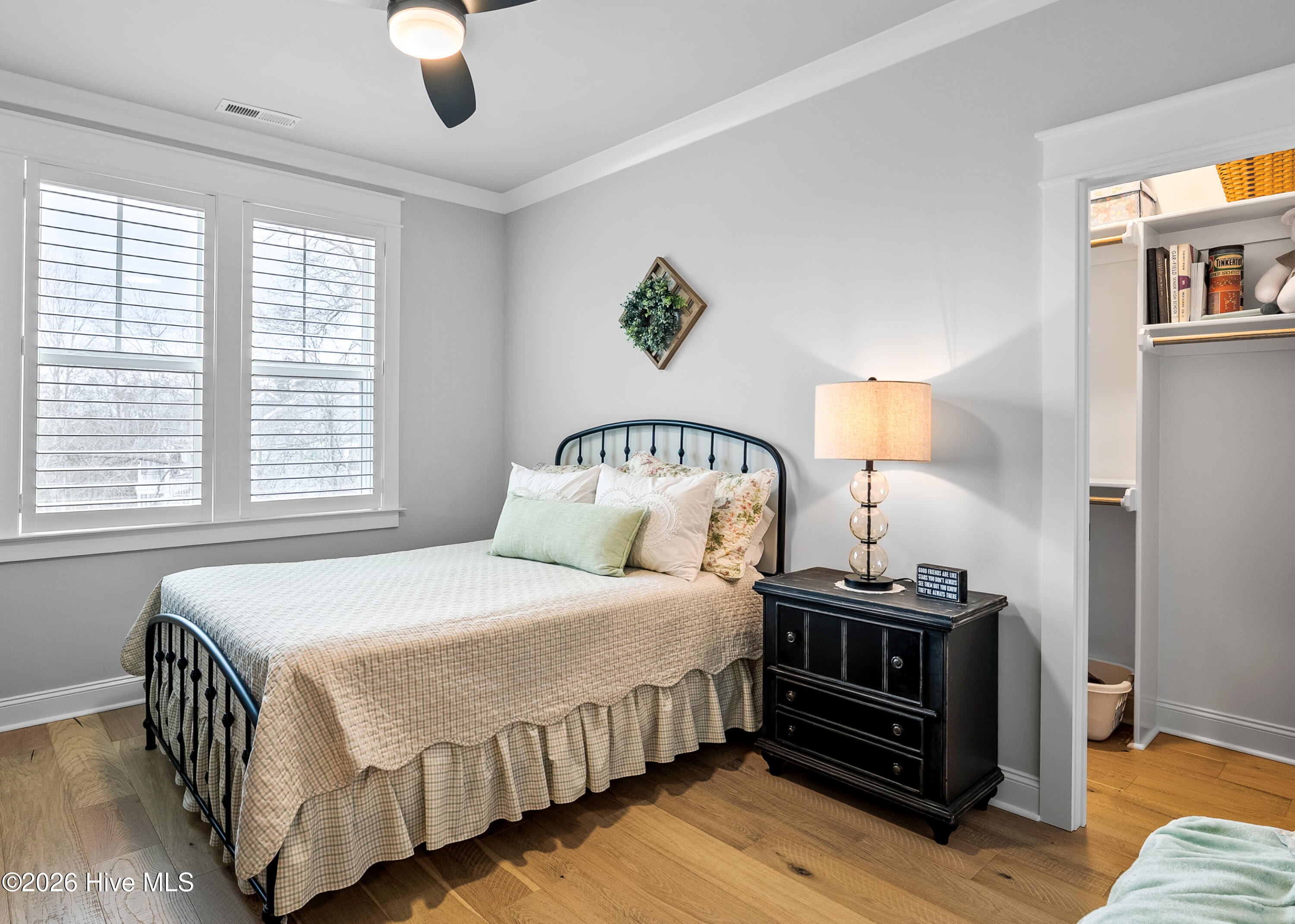 100549479 | Photo 44