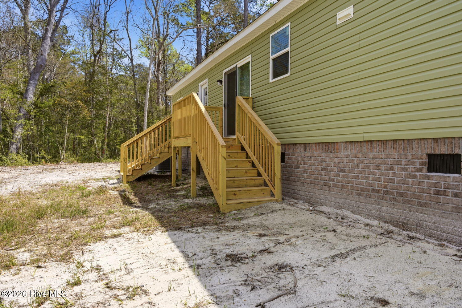 100563792 | Photo 36