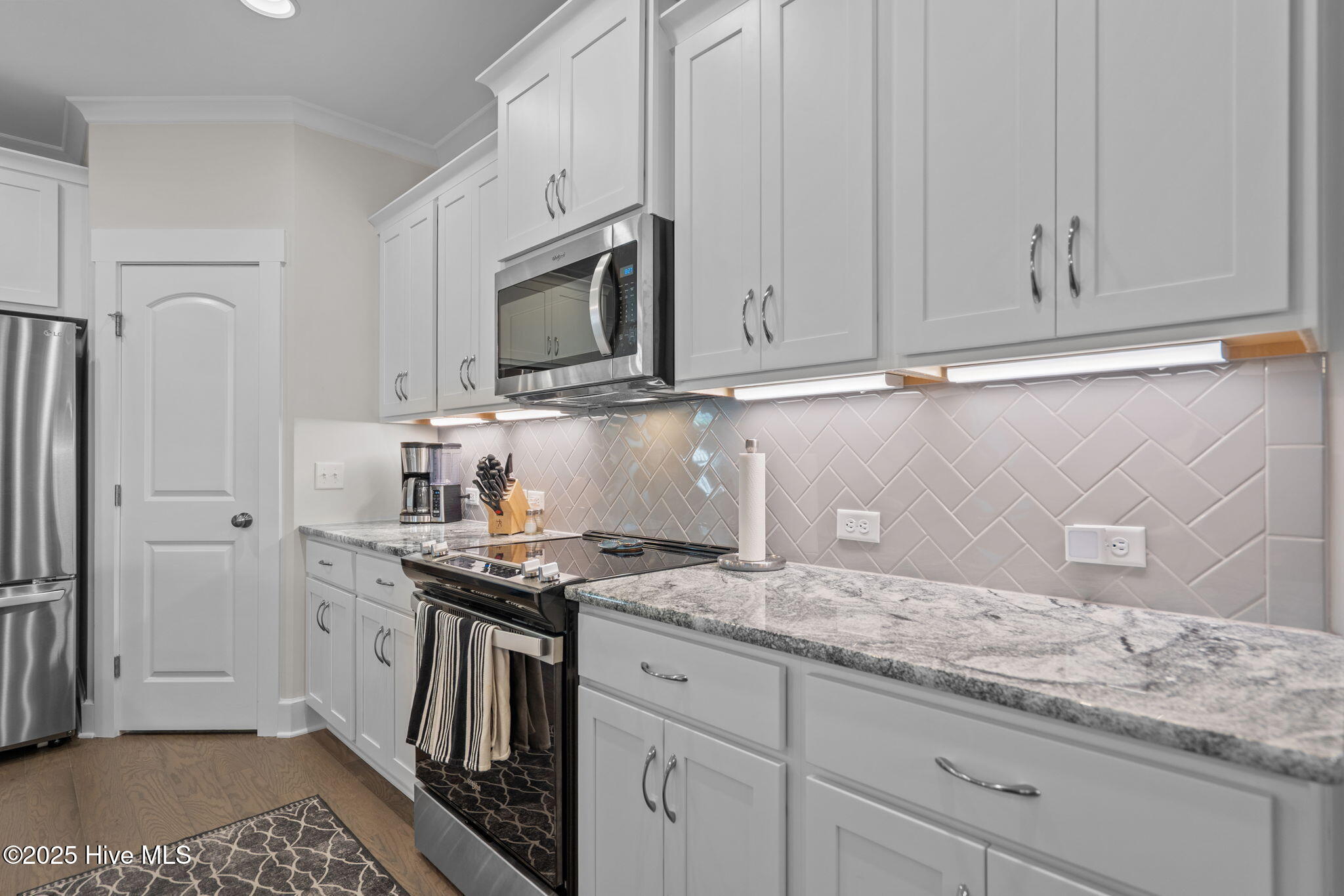 100537659 | Photo 12