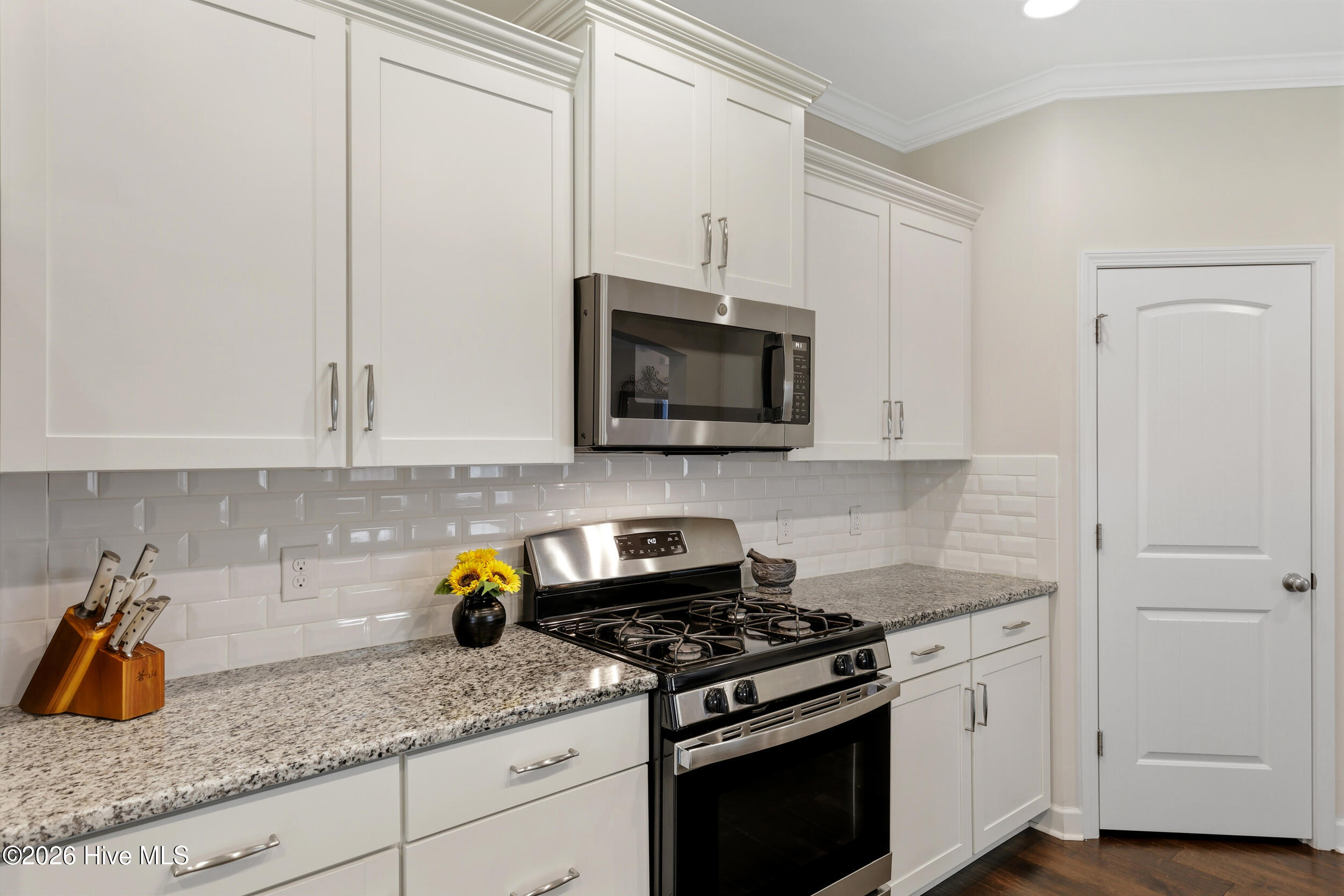 100570535 | Photo 17