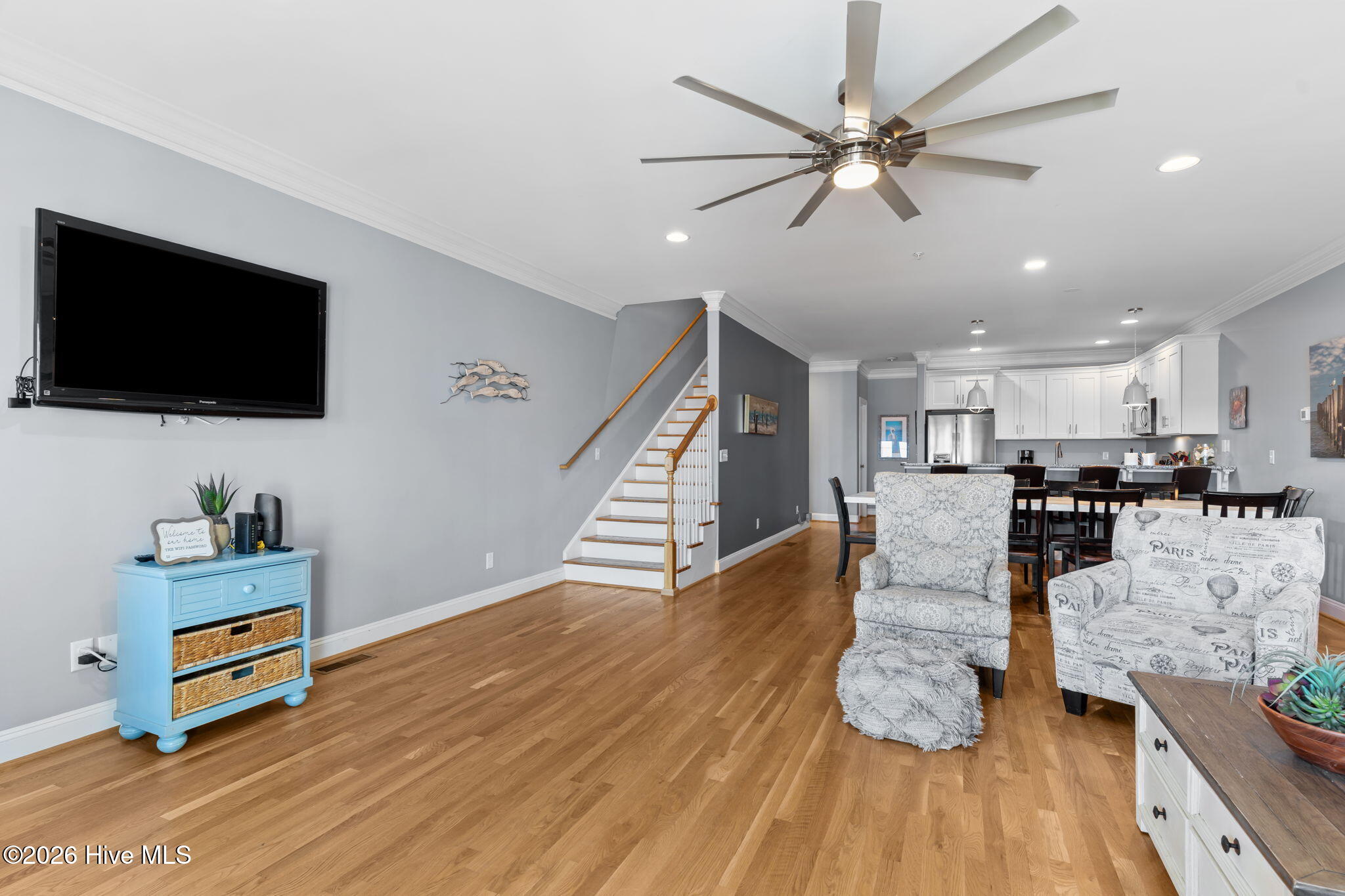 100530858 | Photo 24