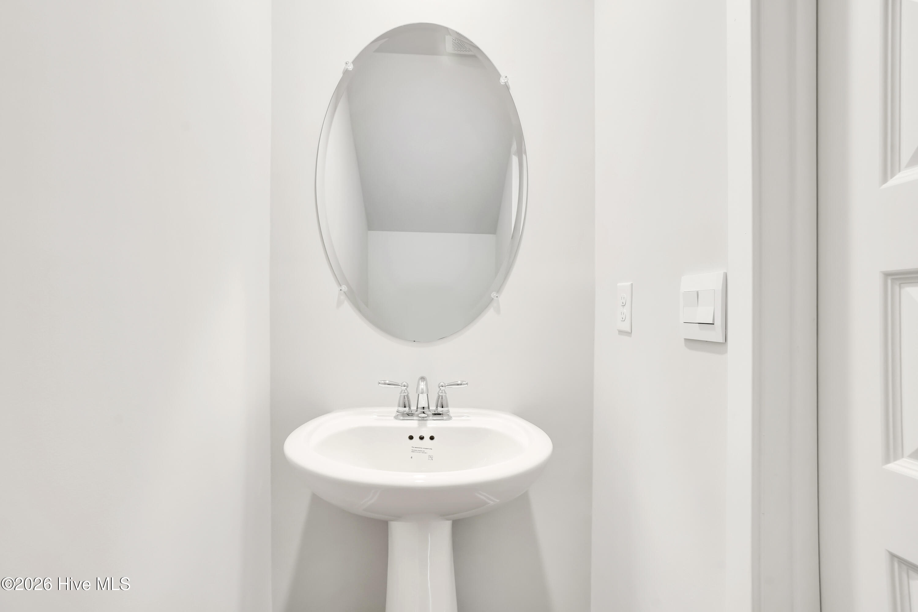 100561798 | Photo 18