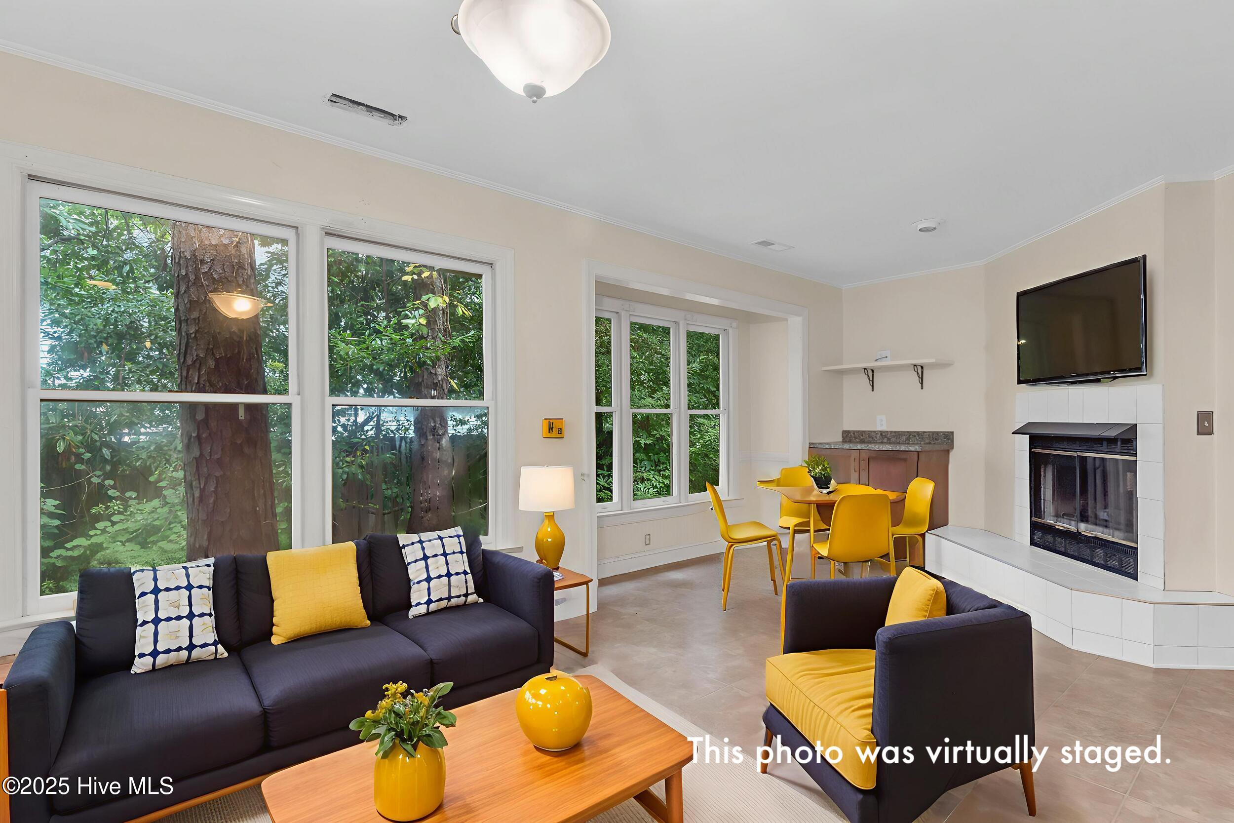 3004 Wickford Road, Wilmington, NC 28409 – photo 14: Kitchen Dining/Den - Virtually Staged
