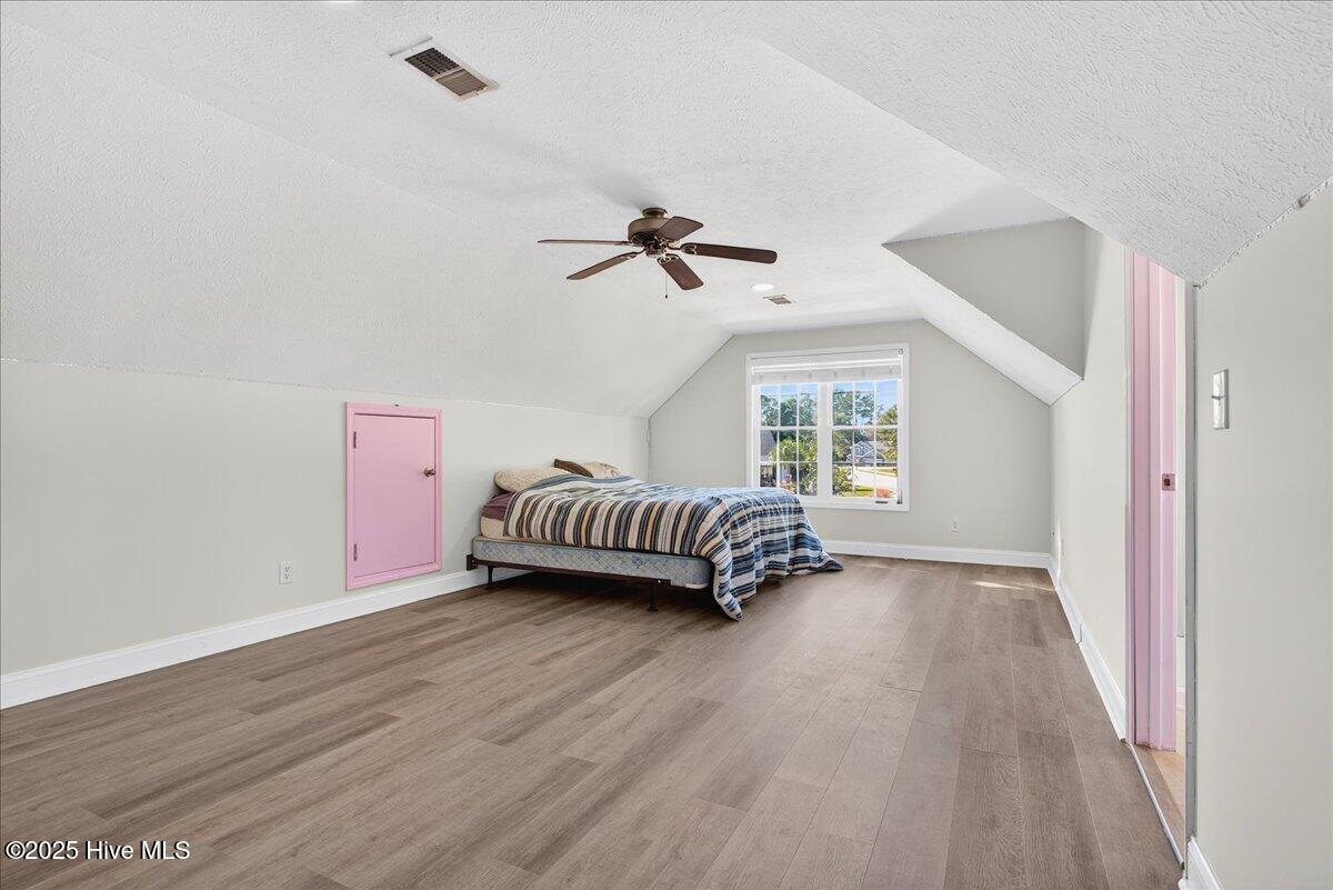 100539254 | Photo 36