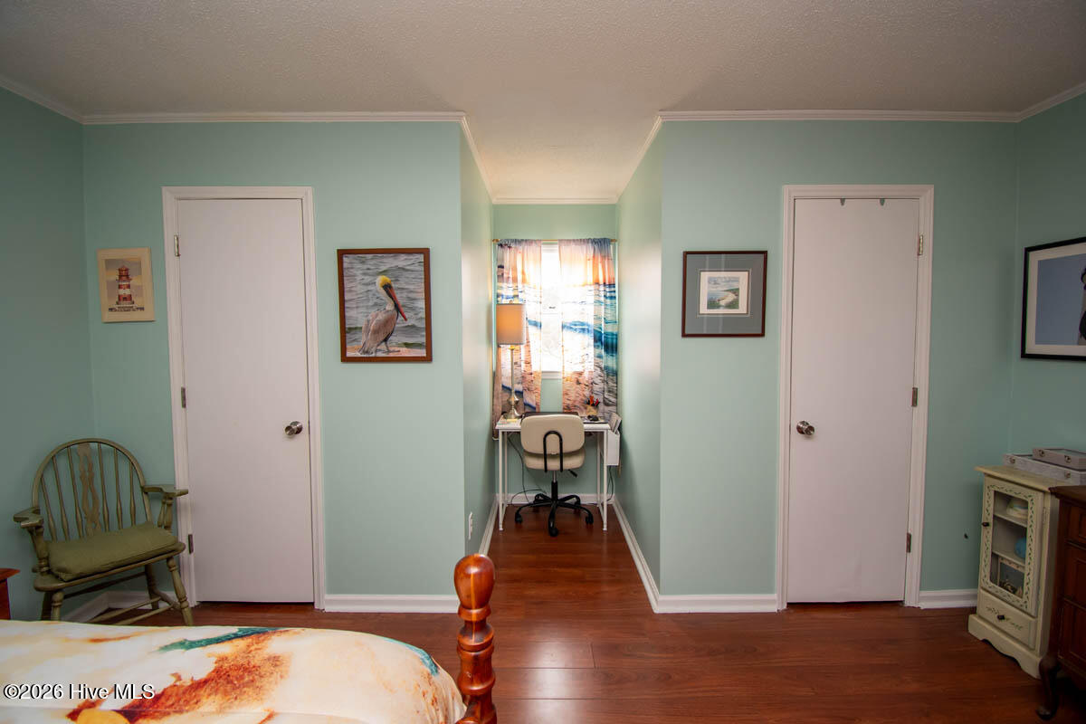 915 Sunset Boulevard,Newport